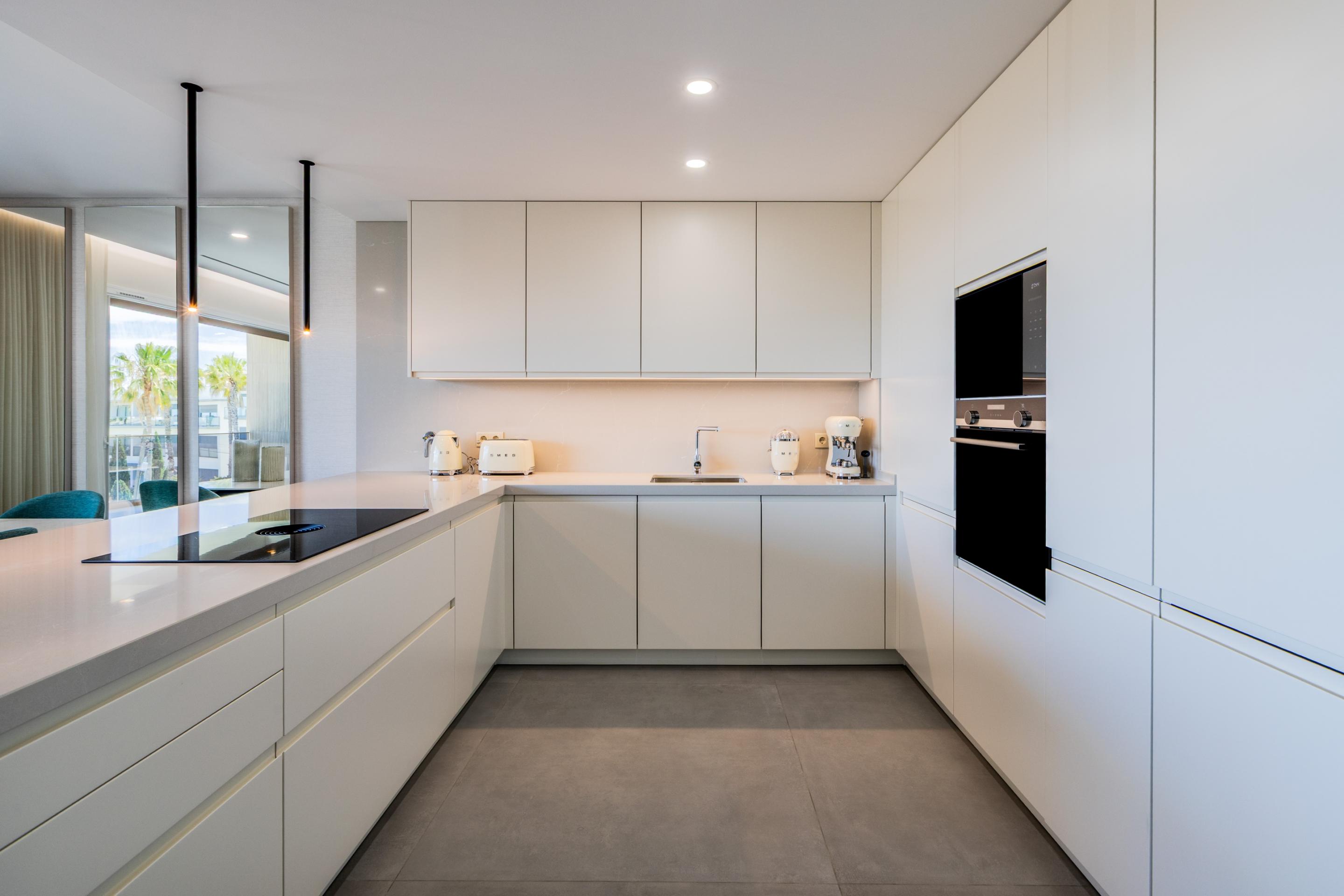 Apartamento T2 de Luxo a 300m do Oceano | Quarteira