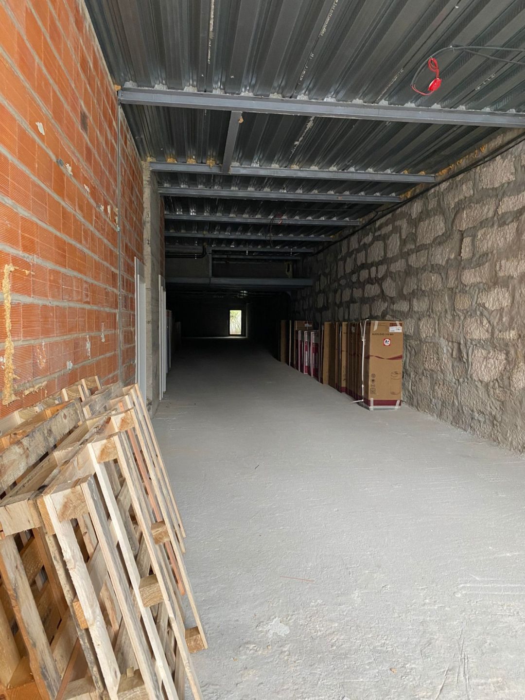 Shop in the centre of Porto with 300 m2