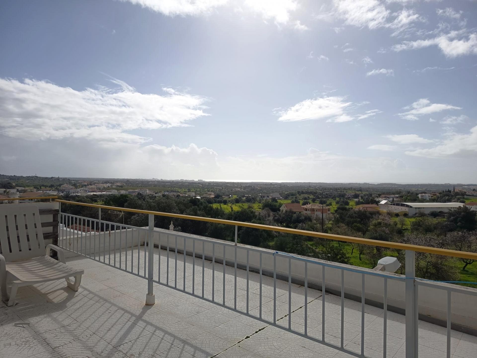 Your Home in the Algarve: 1-Bedroom Apartment with Balcony in Boliqueime
