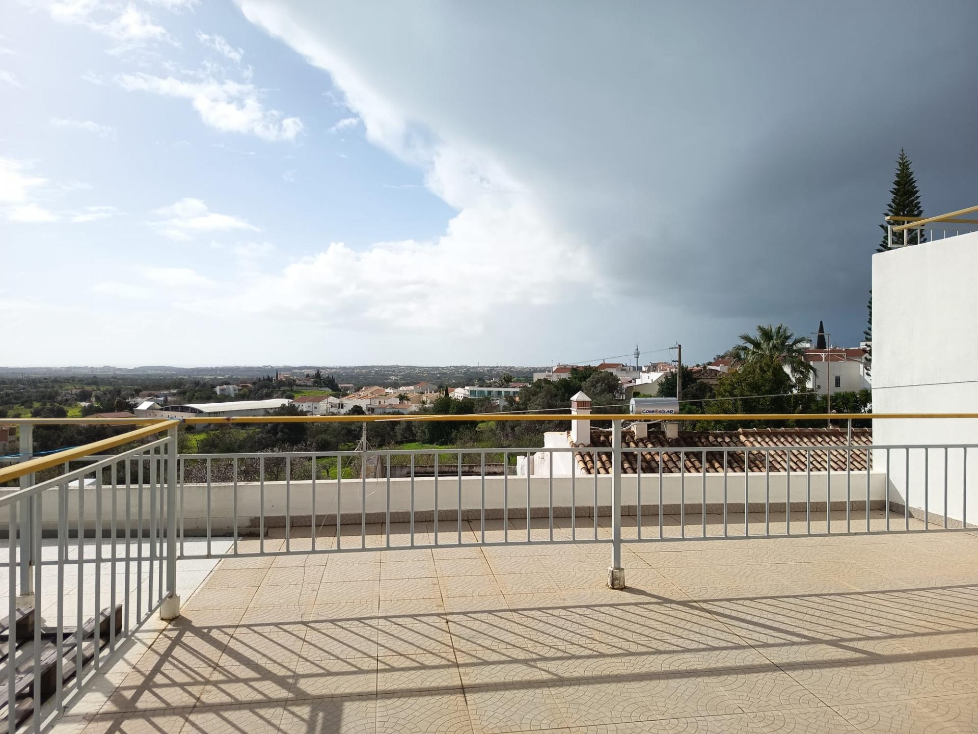Your Home in the Algarve: 1-Bedroom Apartment with Balcony in Boliqueime