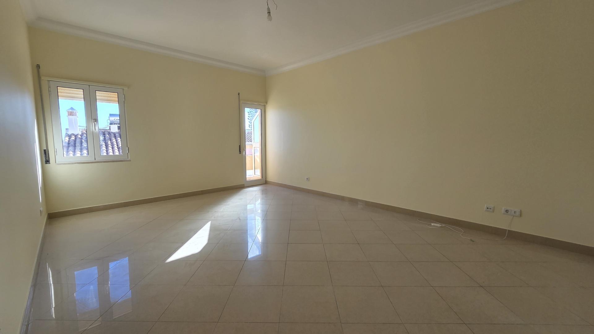 Your Home in the Algarve: 1-Bedroom Apartment with Balcony in Boliqueime