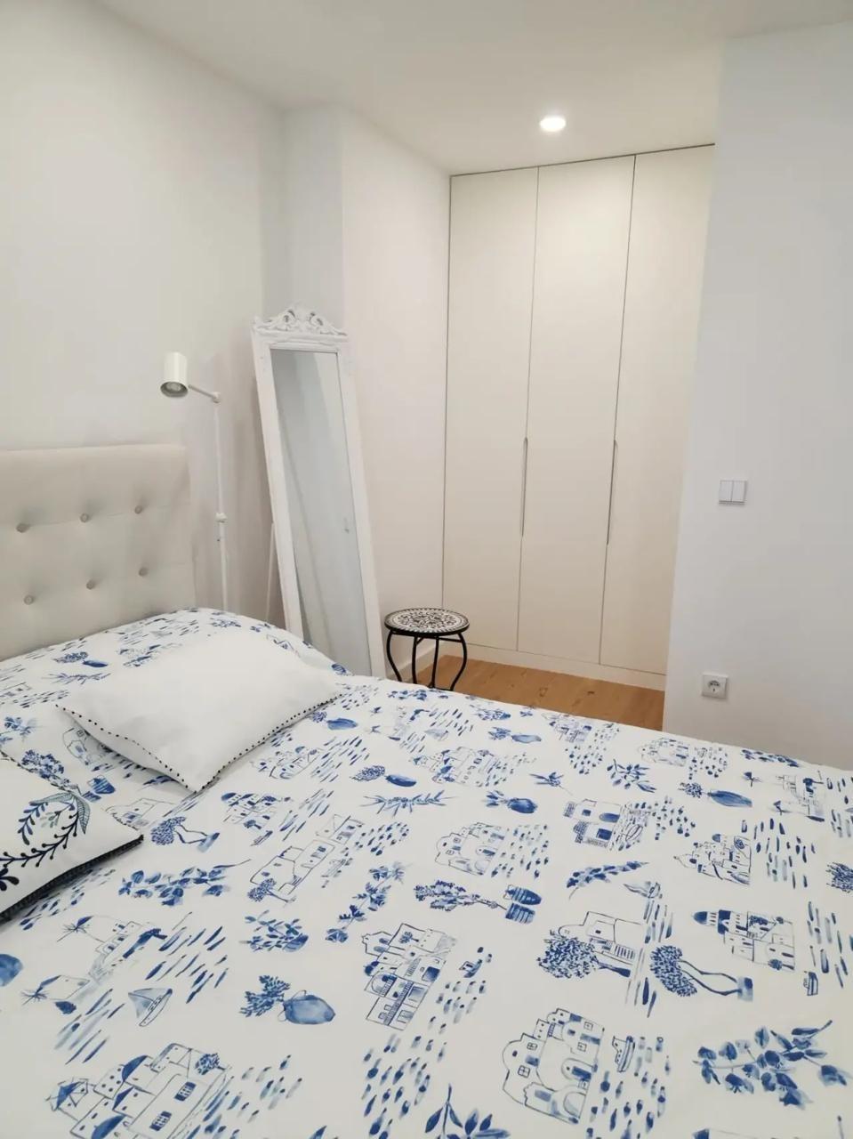 Apartamento T1 mobilado na Rua Ferreira Cardoso - Bonfim