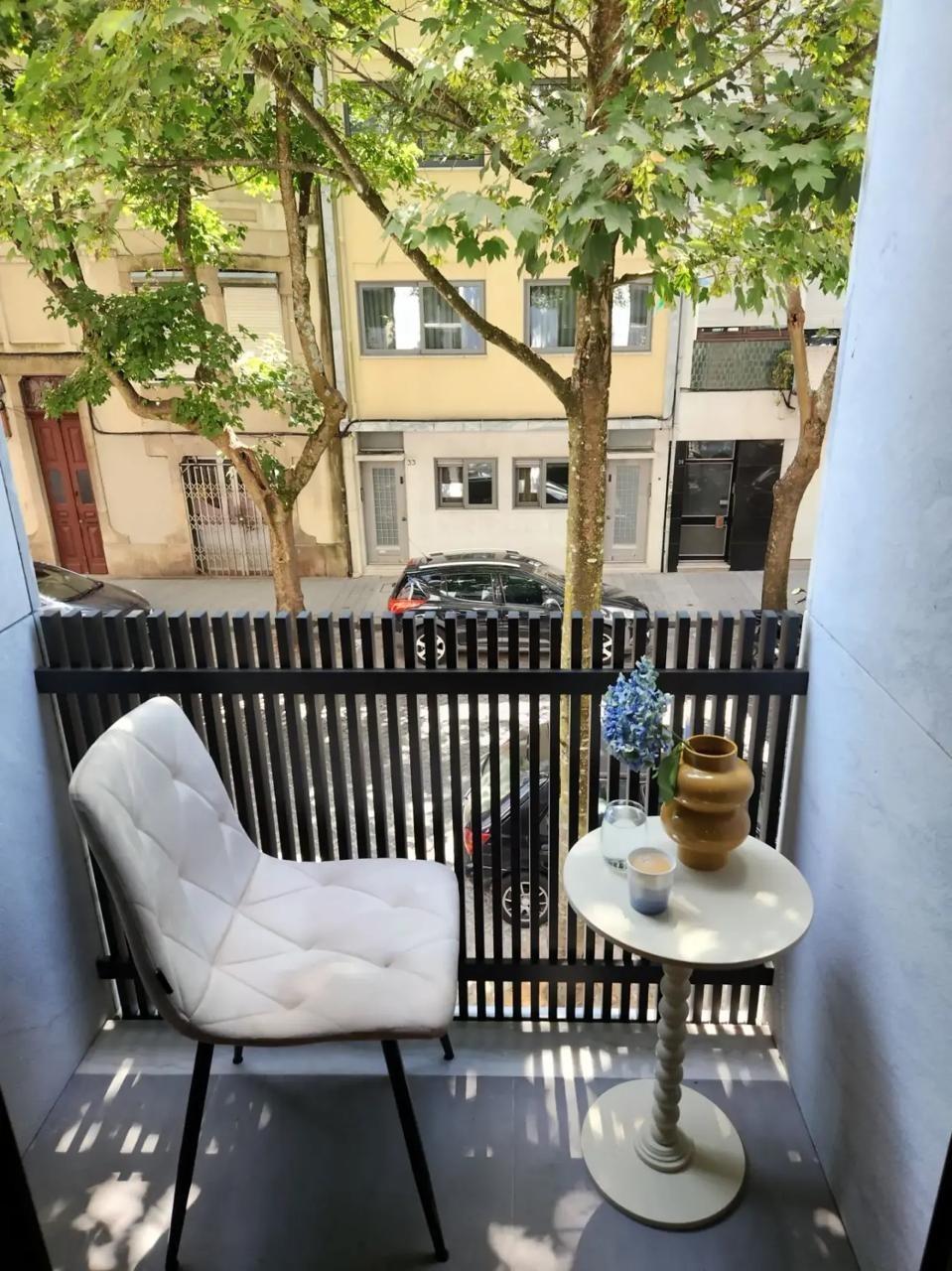 Apartamento T1 mobilado na Rua Ferreira Cardoso - Bonfim