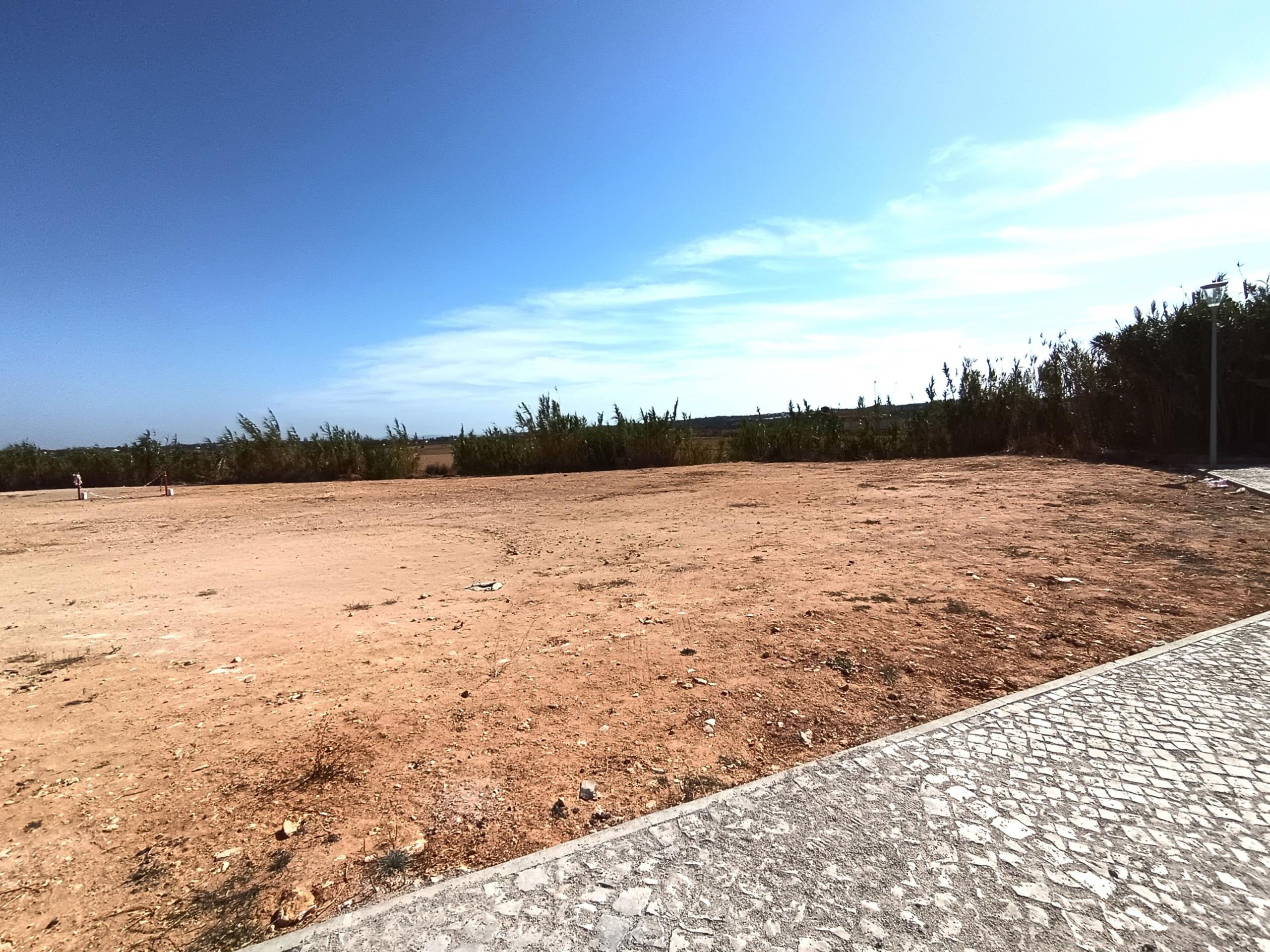 Exclusive Plot in Lagoa – Investment Opportunity in the Algarve