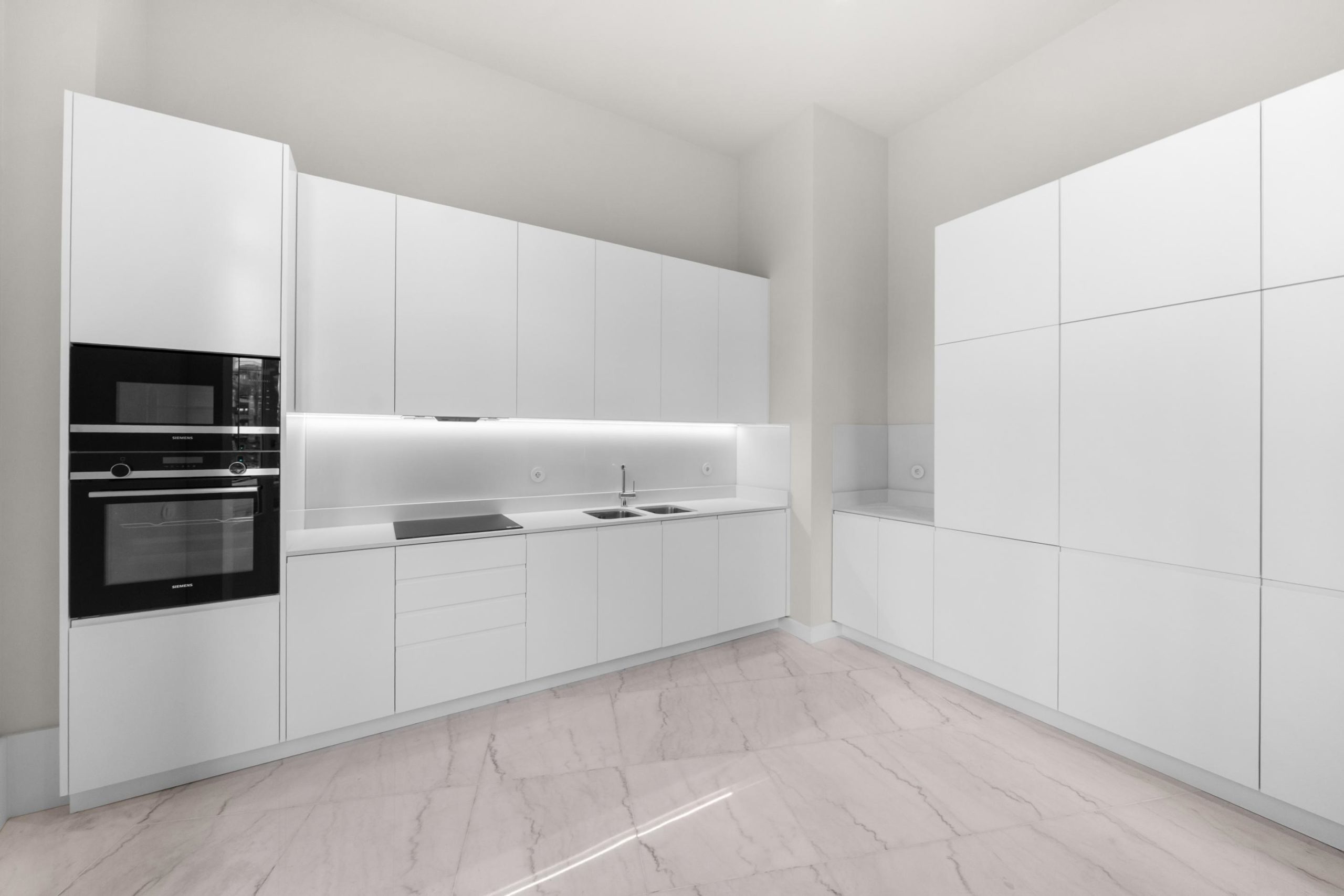 3-bedroom duplex apartment in a luxury building in Porto!