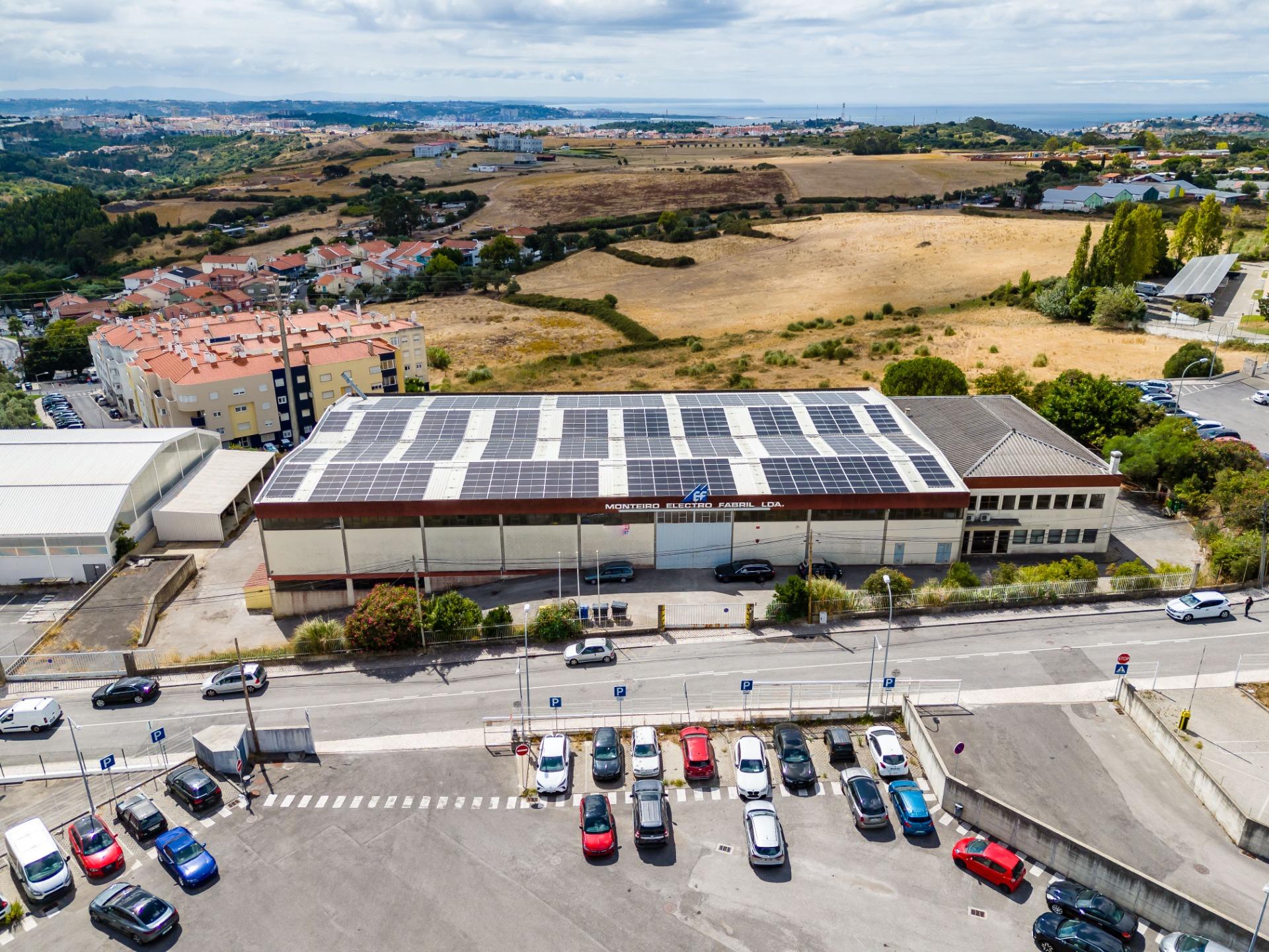 Armazém de 3 Pisos em Queluz de Baixo (Barcarena, Oeiras)