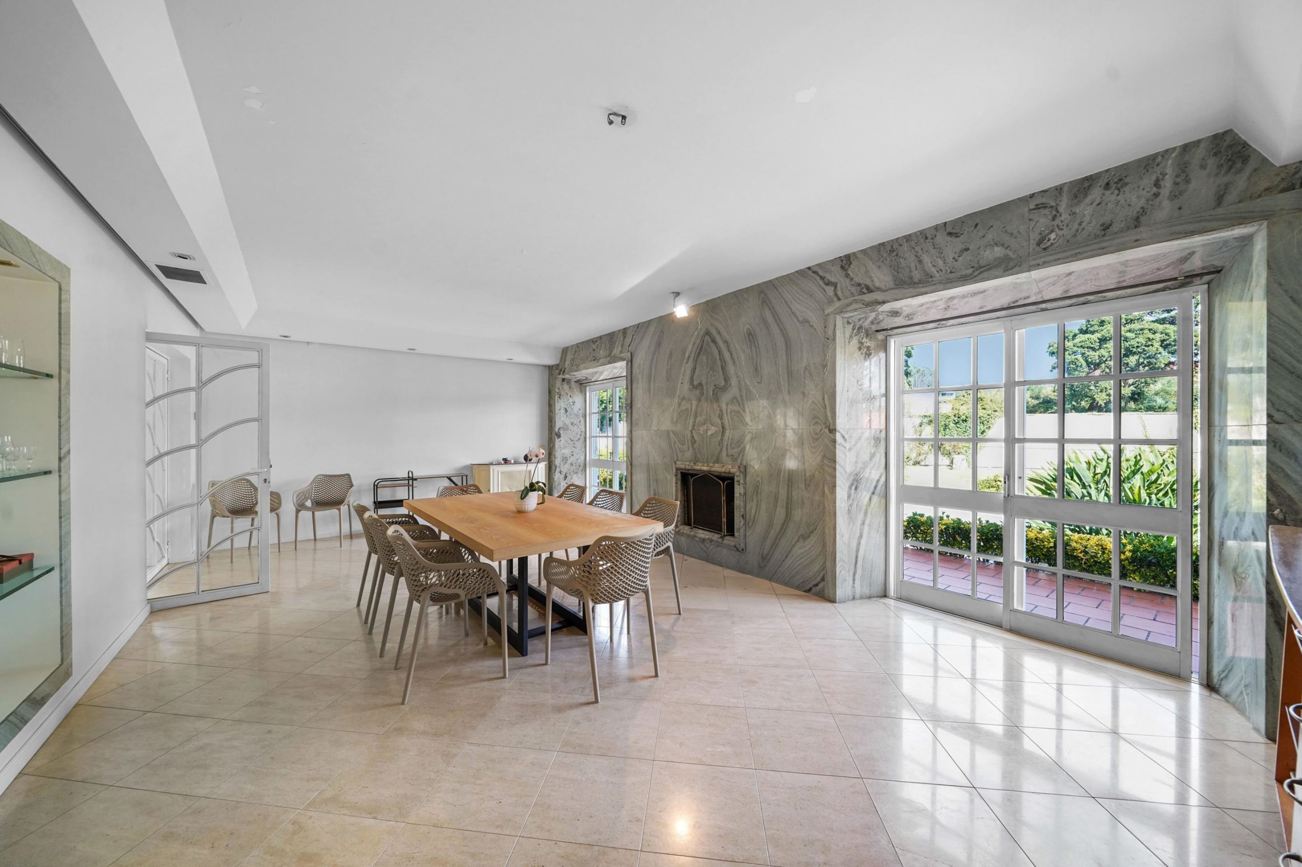 6 Suites House + Independent House with 2 Suites, Indoor and Outdoor Pools, Located in Arcozelo