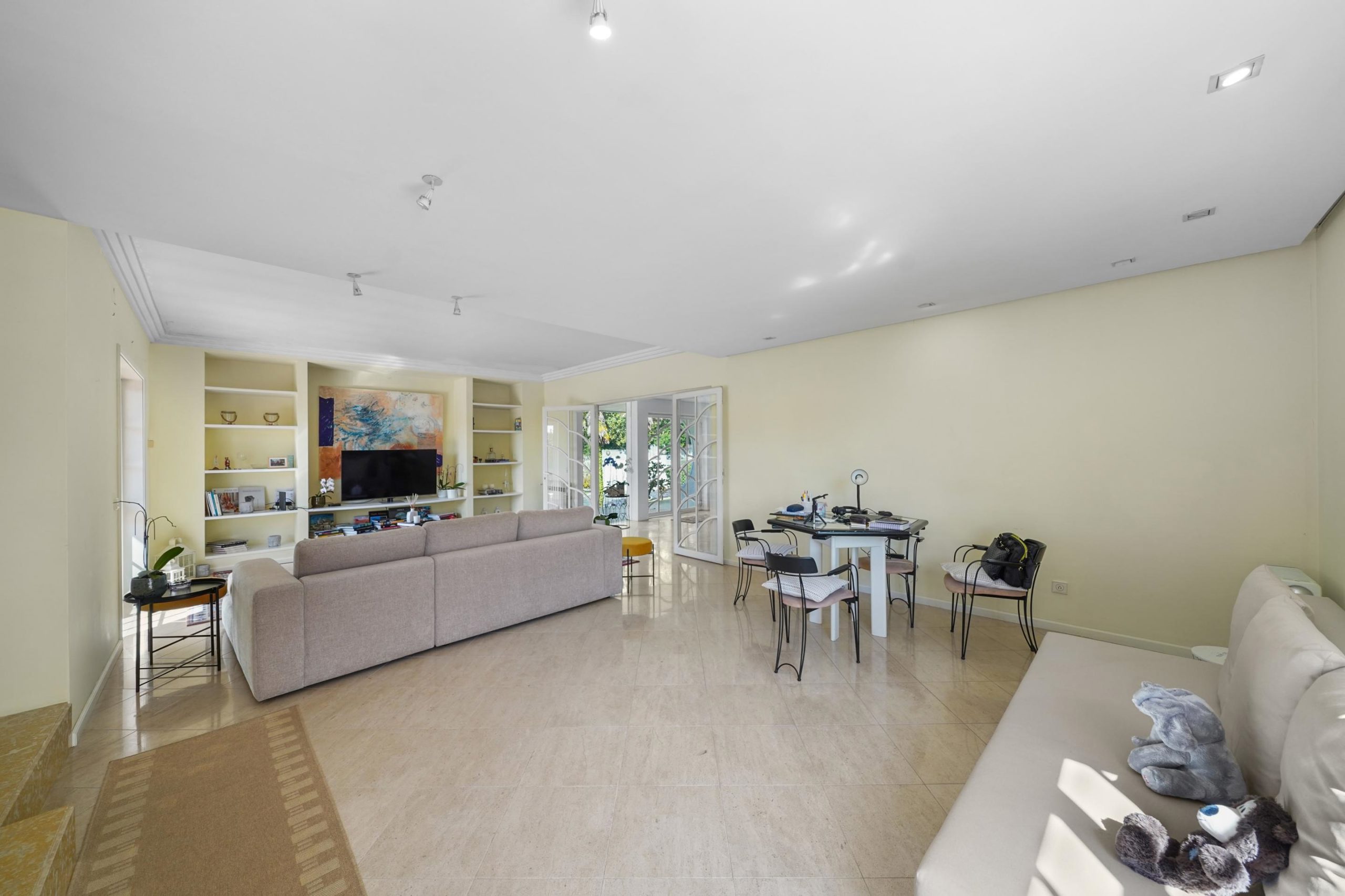 6 Suites House + Independent House with 2 Suites, Indoor and Outdoor Pools, Located in Arcozelo