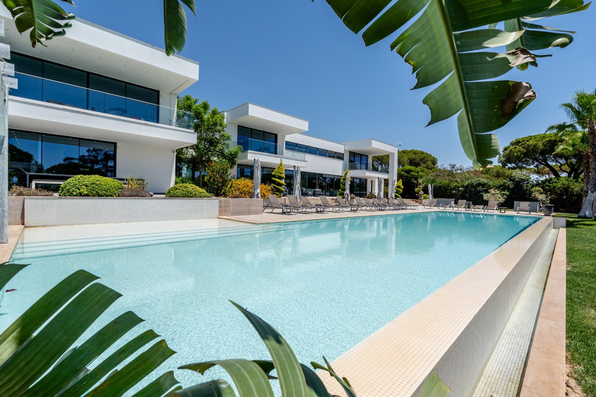 A Contemporary Masterpiece in Pinhal Velho, Vilamoura
