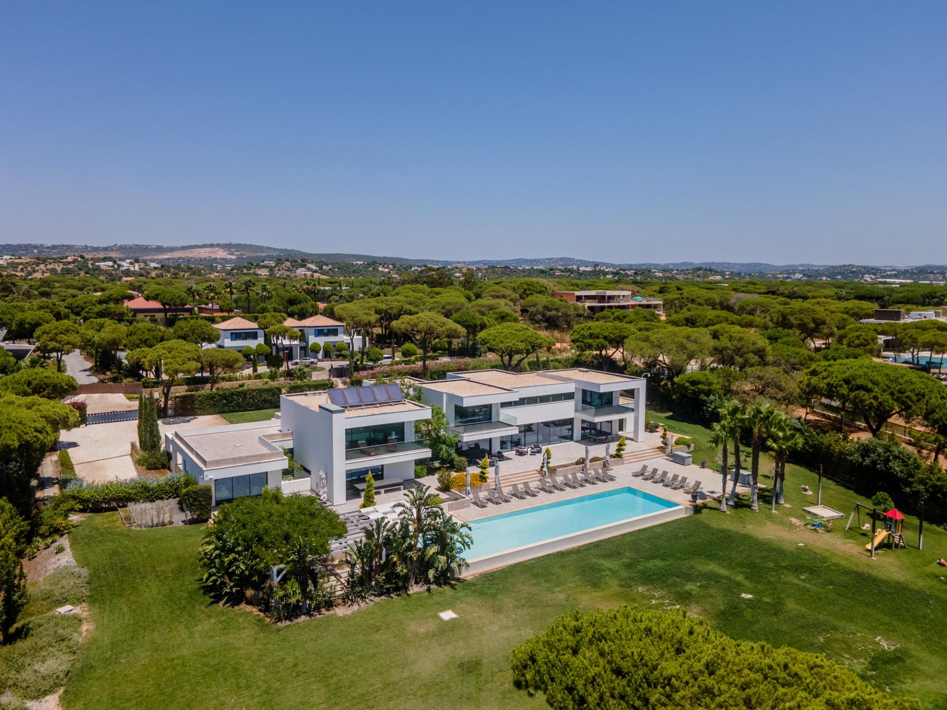 Una Obra Maestra Contemporánea en Pinhal Velho, Vilamoura