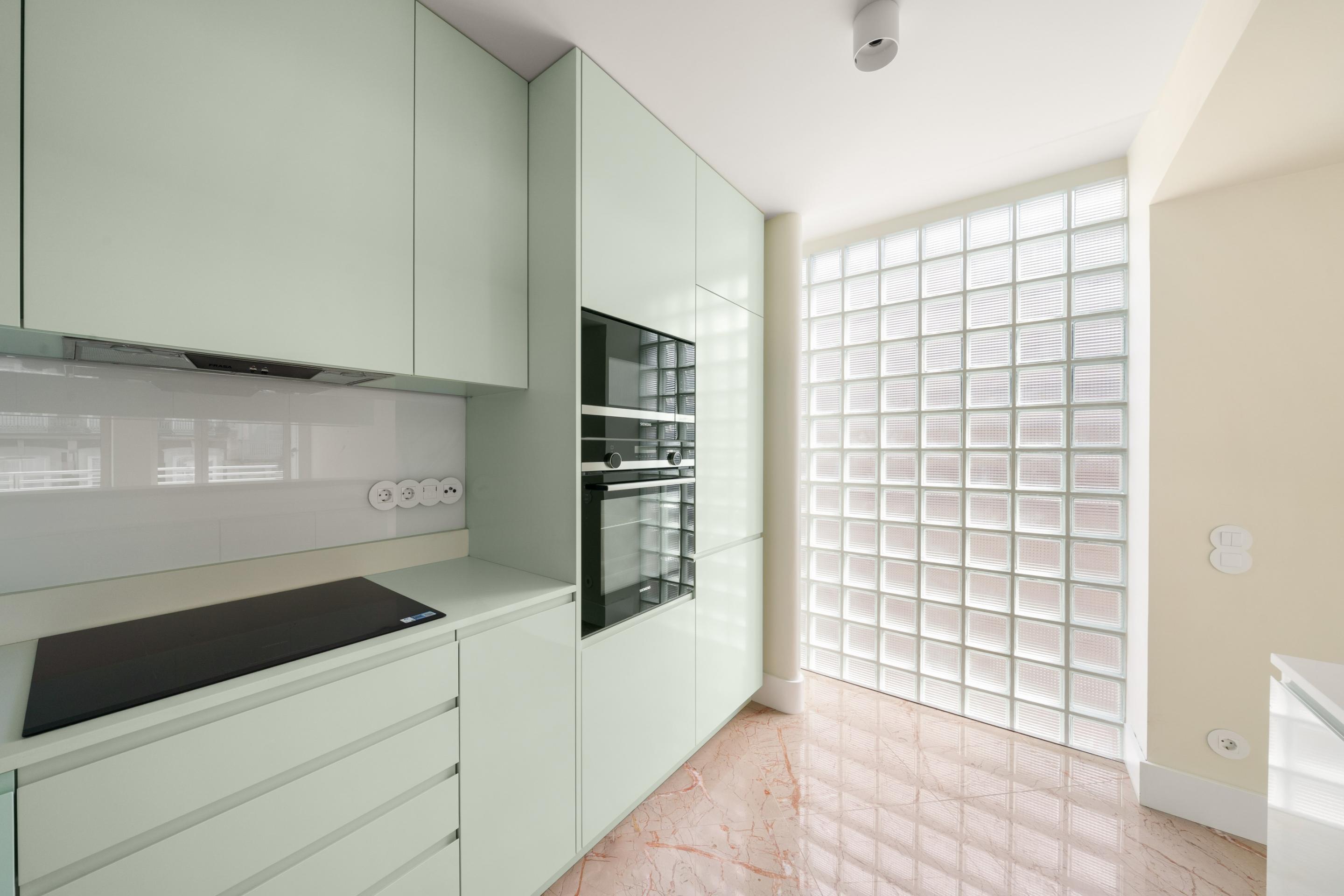 3-bedroom apartment in a luxury building in Porto!