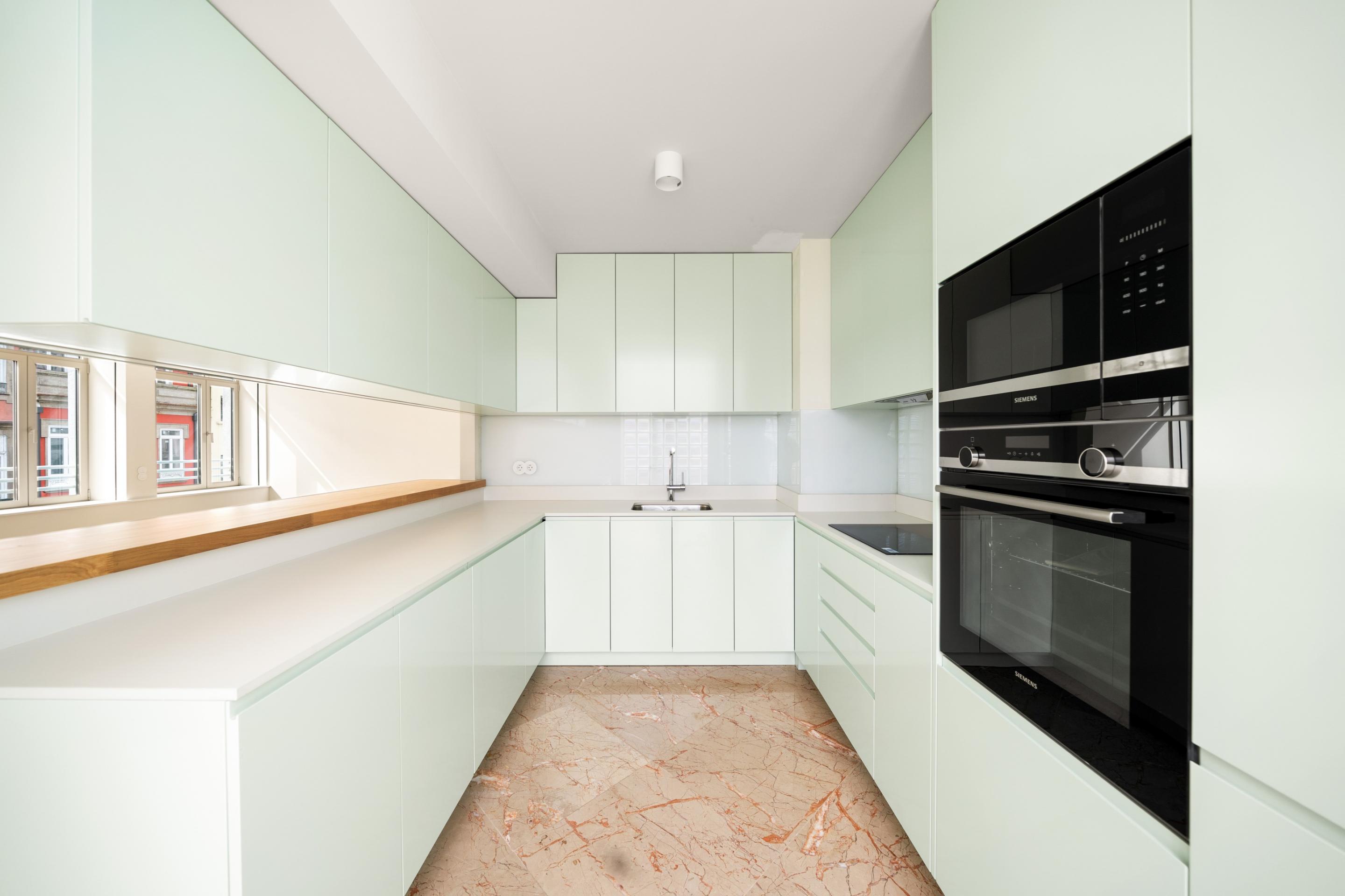 3-bedroom apartment in a luxury building in Porto!