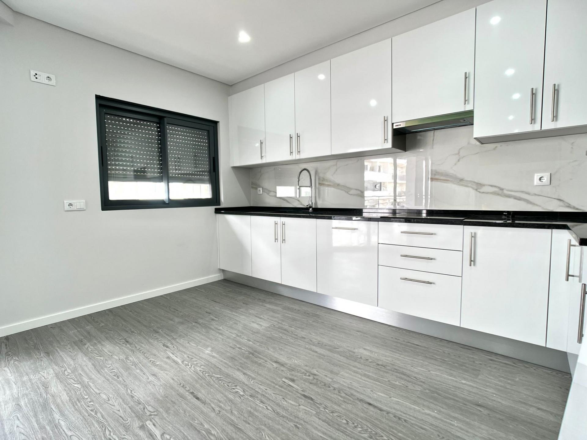 3-Bedroom Apartment with Balconies and Stunning Views of the Ria Formosa