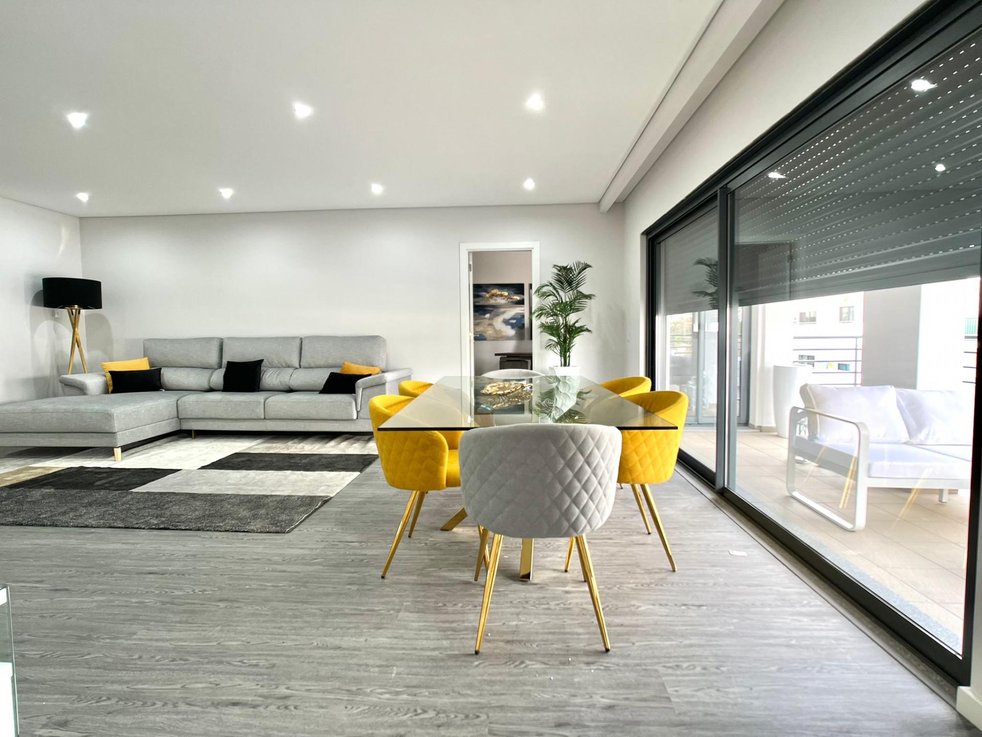 3-Bedroom Apartment with Balconies and Stunning Views of the Ria Formosa