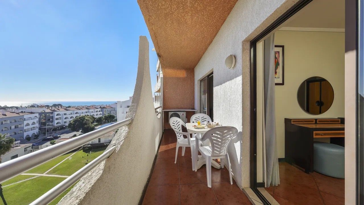 Two-Bedroom Apartment in Albufeira at an Unbeatable Price
