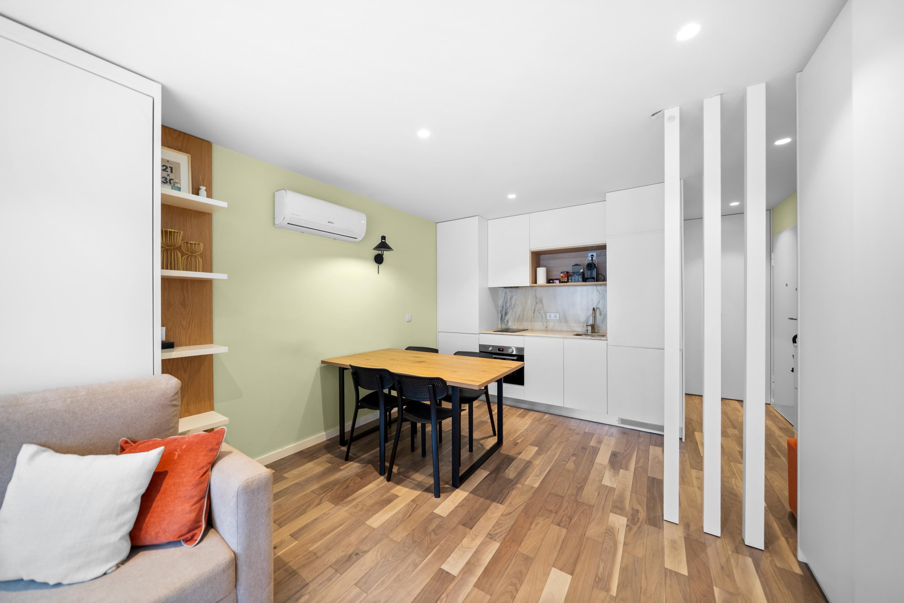 Studio apartment with a 36 m2 terrace in a building with elevator and garage in the heart of Porto.