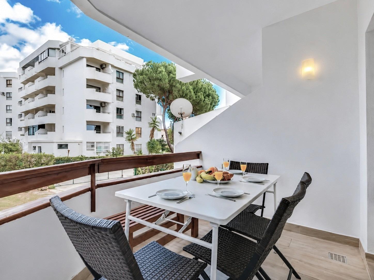 2-Bedroom Apartment with Local Accommodation Licence in a Private Condominium with Swimming Pool in Vilamoura