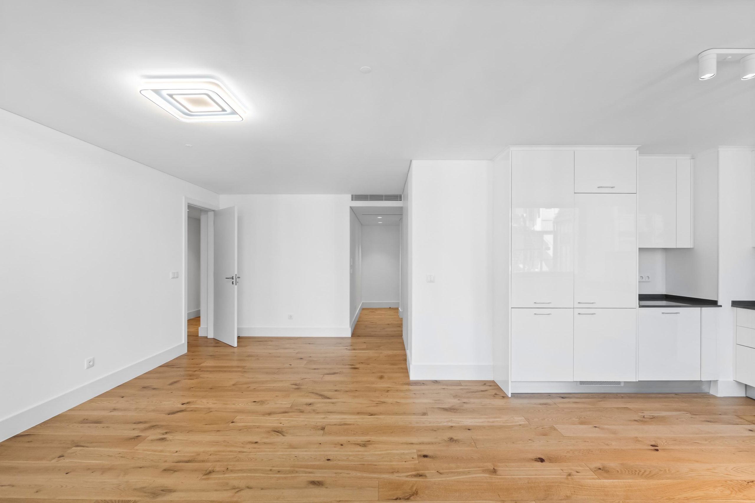 Apartamento moderno de 2 habitaciones en la prestigiosa Avenida Duque d'Ávila - Avenidas Novas