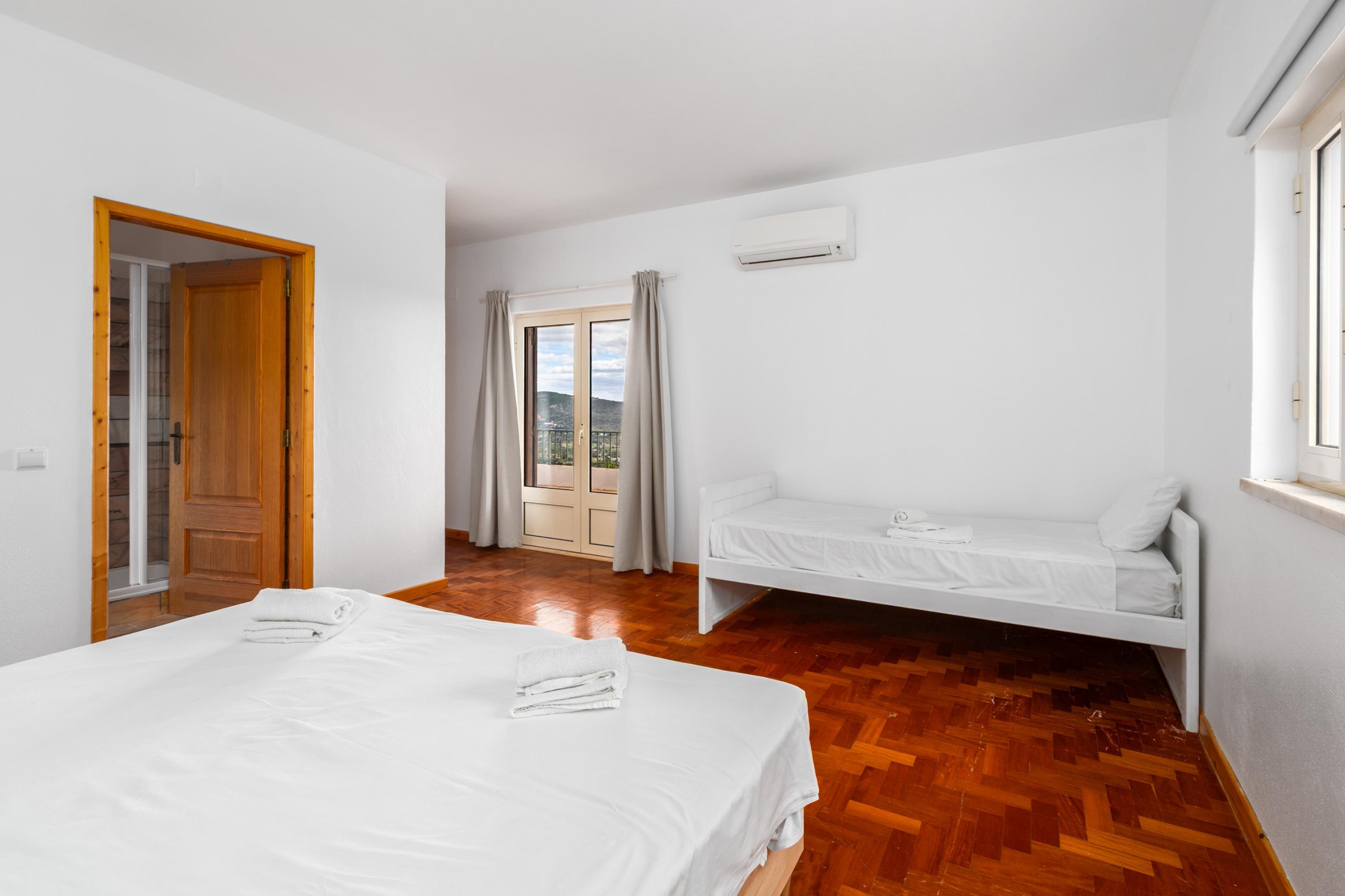 Moradia de 3 quartos+Cave com Piscina e Vista Panorâmica Mar e Serra | Faro