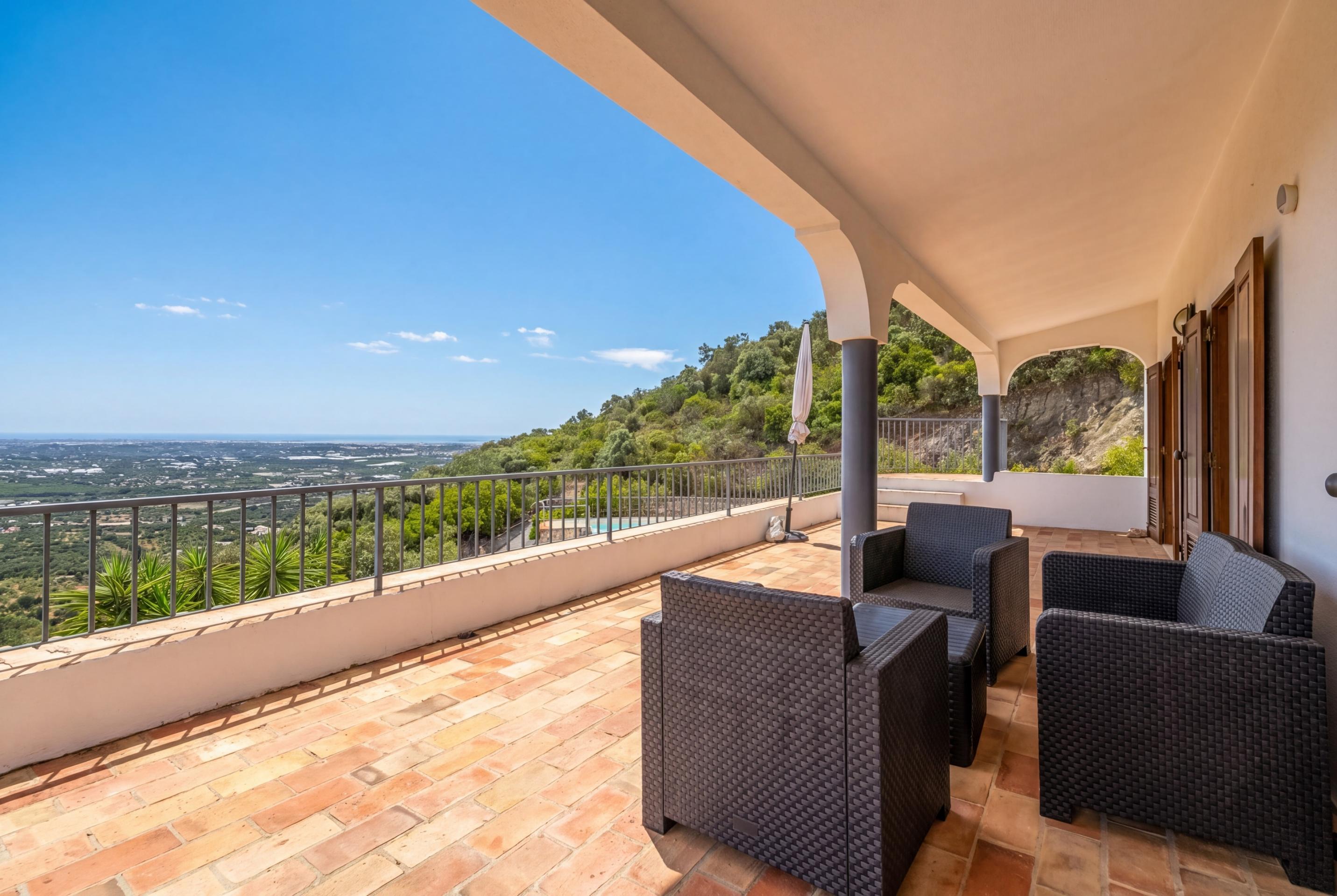 Moradia de 3 quartos+Cave com Piscina e Vista Panorâmica Mar e Serra | Faro