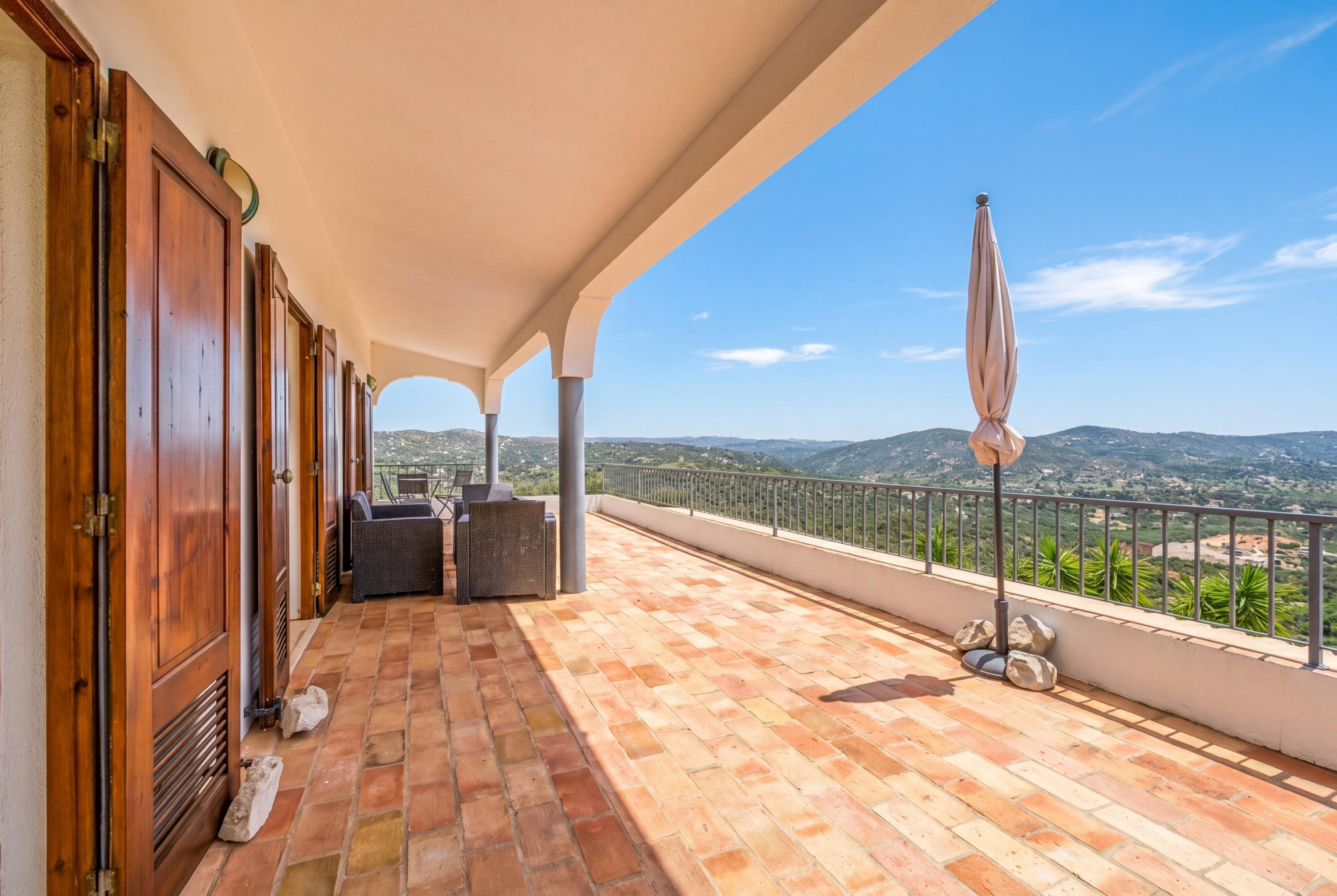 Moradia de 3 quartos+Cave com Piscina e Vista Panorâmica Mar e Serra | Faro