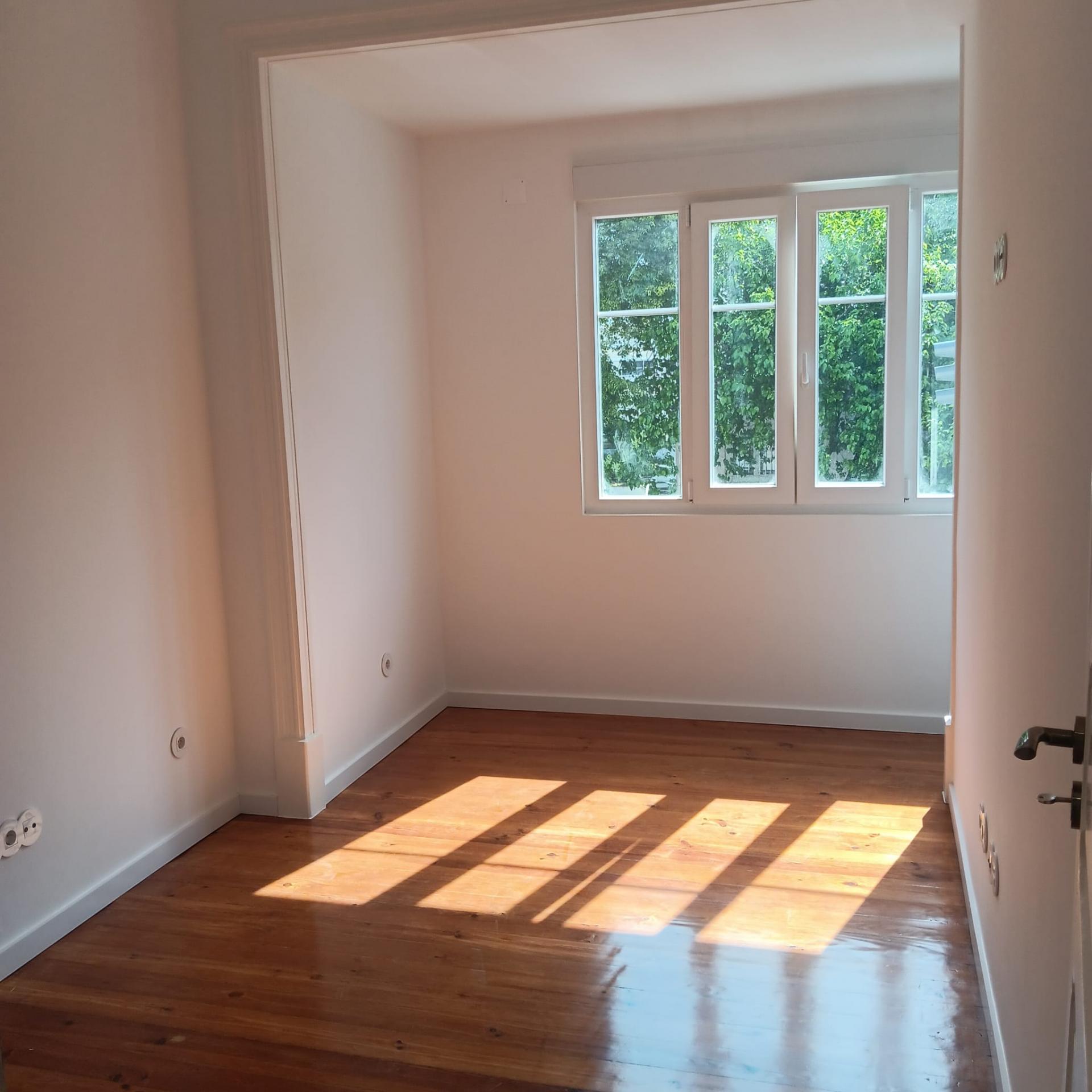 Piso totalmente reformado de 3 habitaciones en Av. General Rocadas