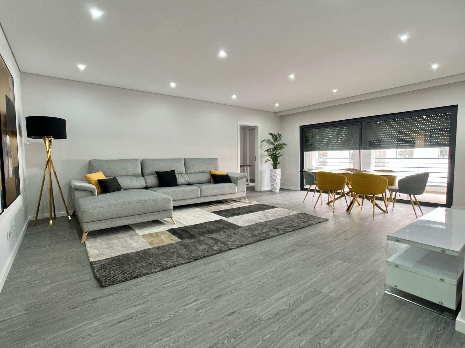 3-Bedroom Apartment with Balconies and Stunning Views of the Ria Formosa