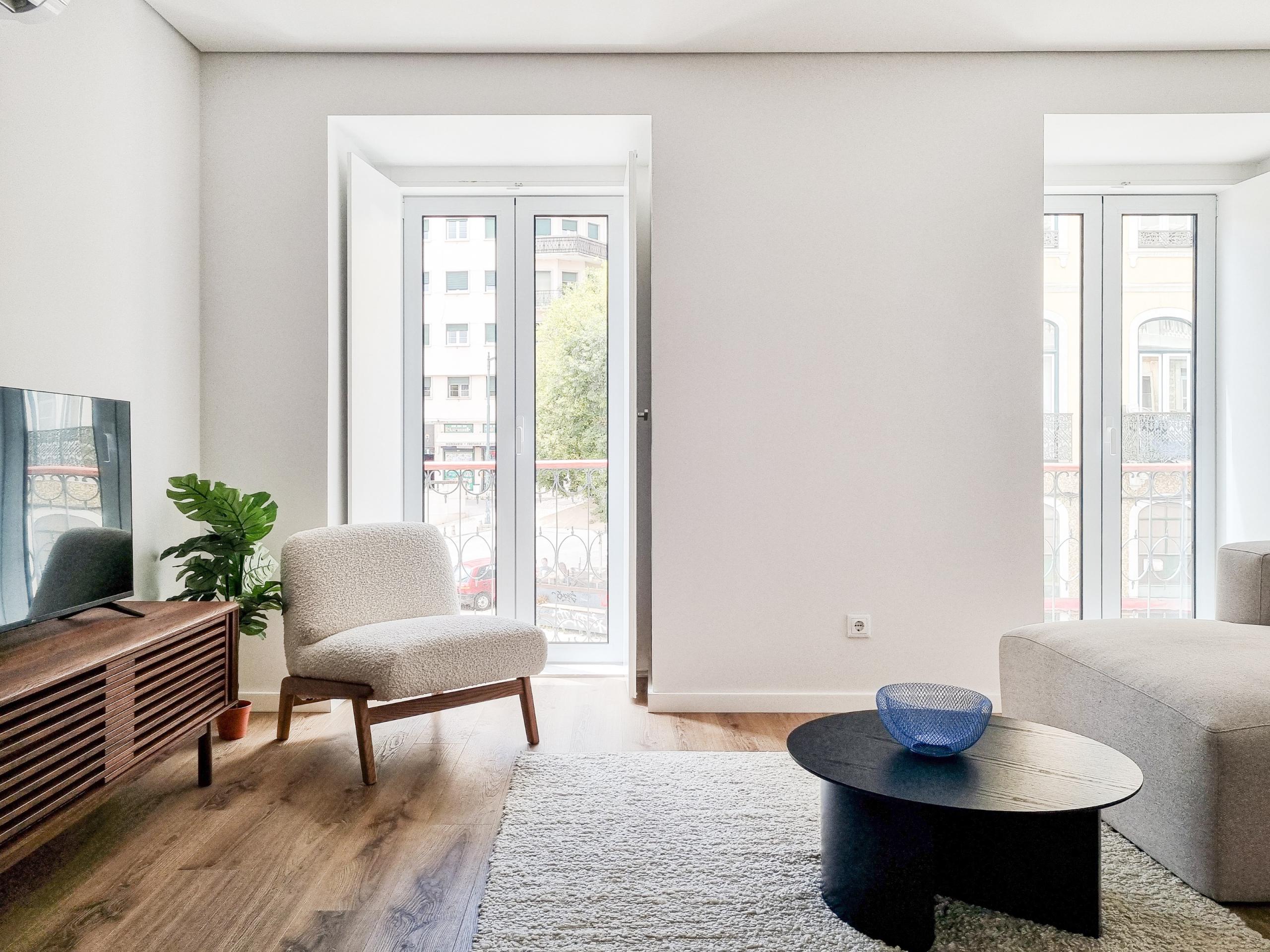2-Bedroom Apartment in Anjos, Lisbon
