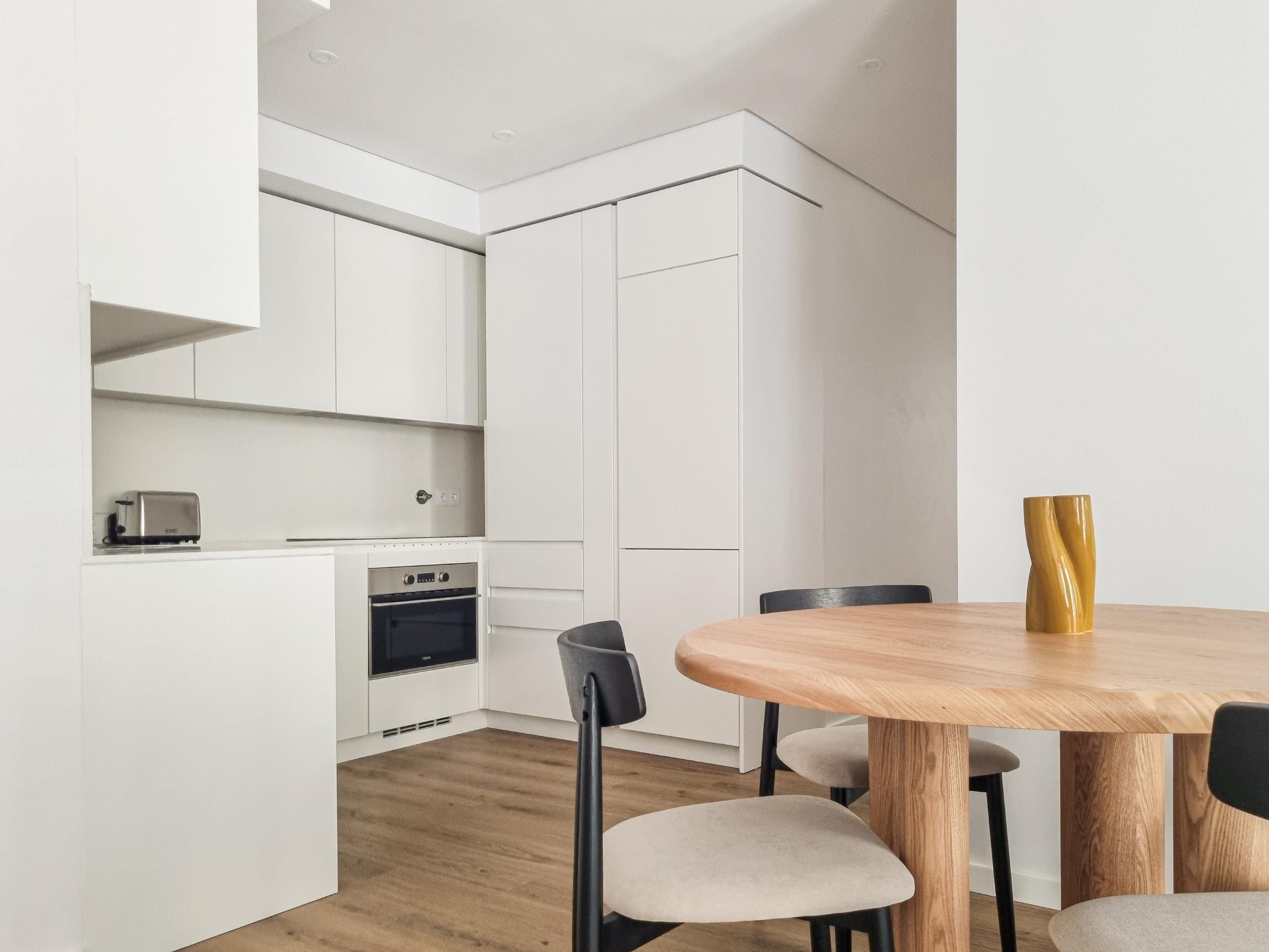 2-Bedroom Apartment in Anjos, Lisbon