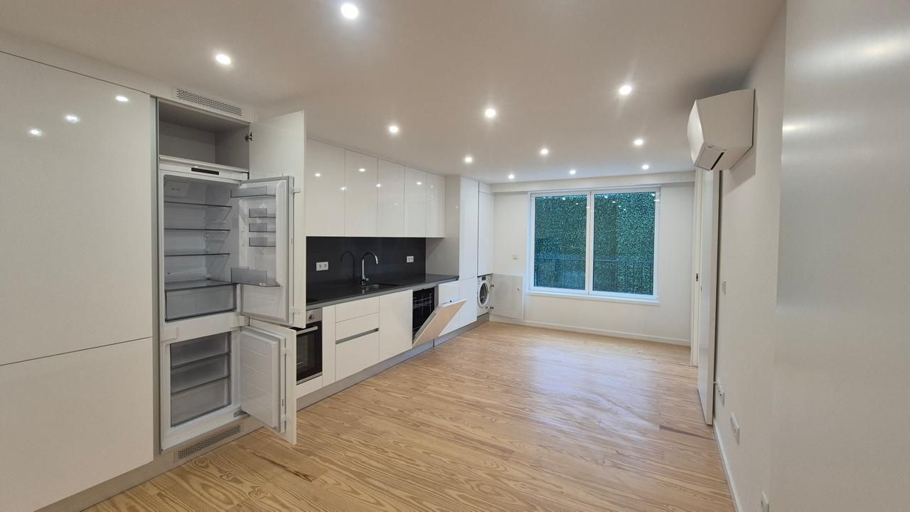 One-bedroom apartment with garage 300 meters from the D. Luis I Bridge!