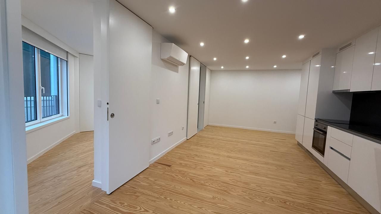 One-bedroom apartment with garage 300 meters from the D. Luis I Bridge!