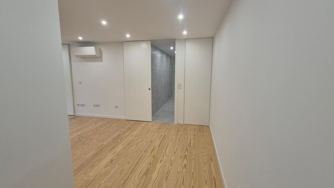 One-bedroom apartment with garage 300 meters from the D. Luis I Bridge!