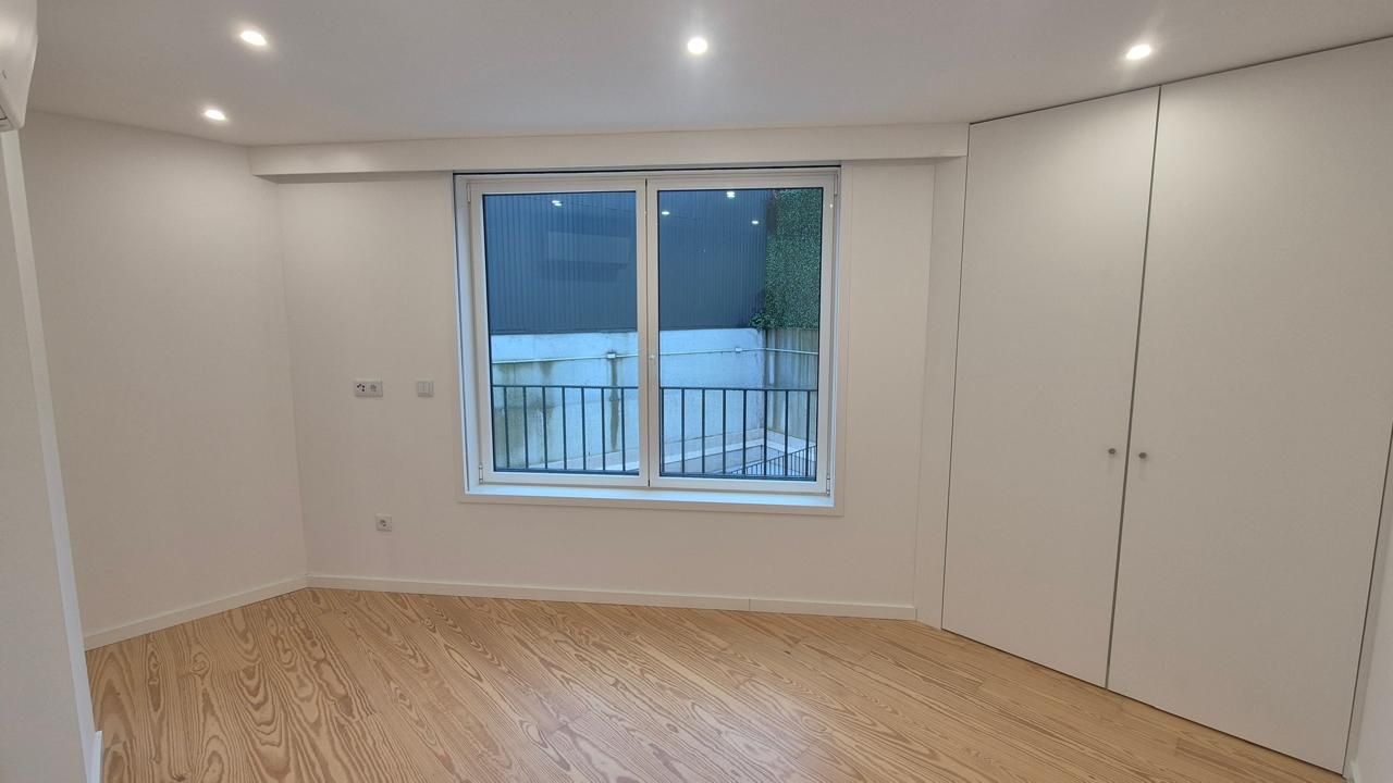 One-bedroom apartment with garage 300 meters from the D. Luis I Bridge!
