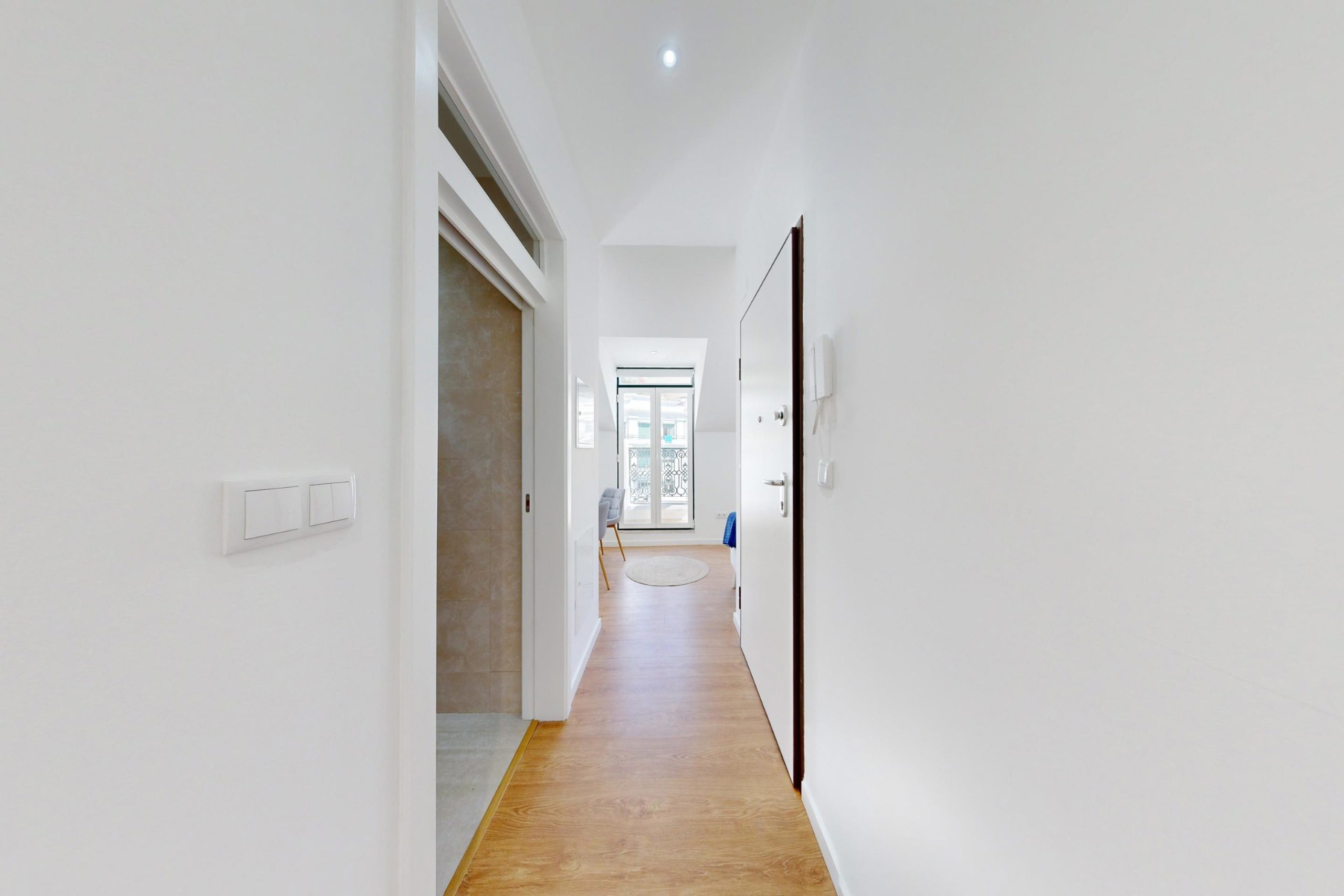 Excellent furnished and decorated 2-bedr. flat in São Vicente.