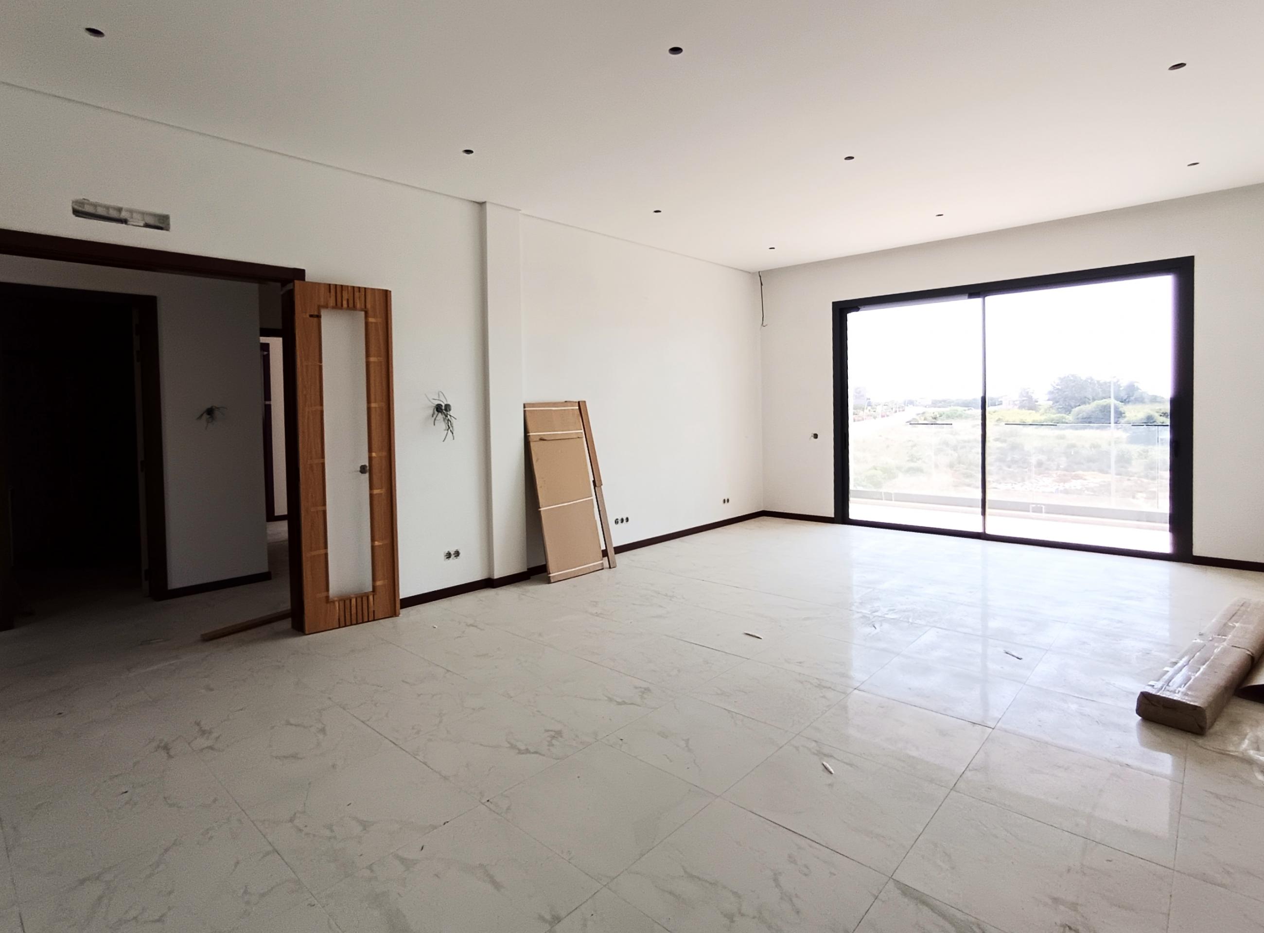 Luxe en bord de mer : Appartement 2 chambres + bureau à Lagos