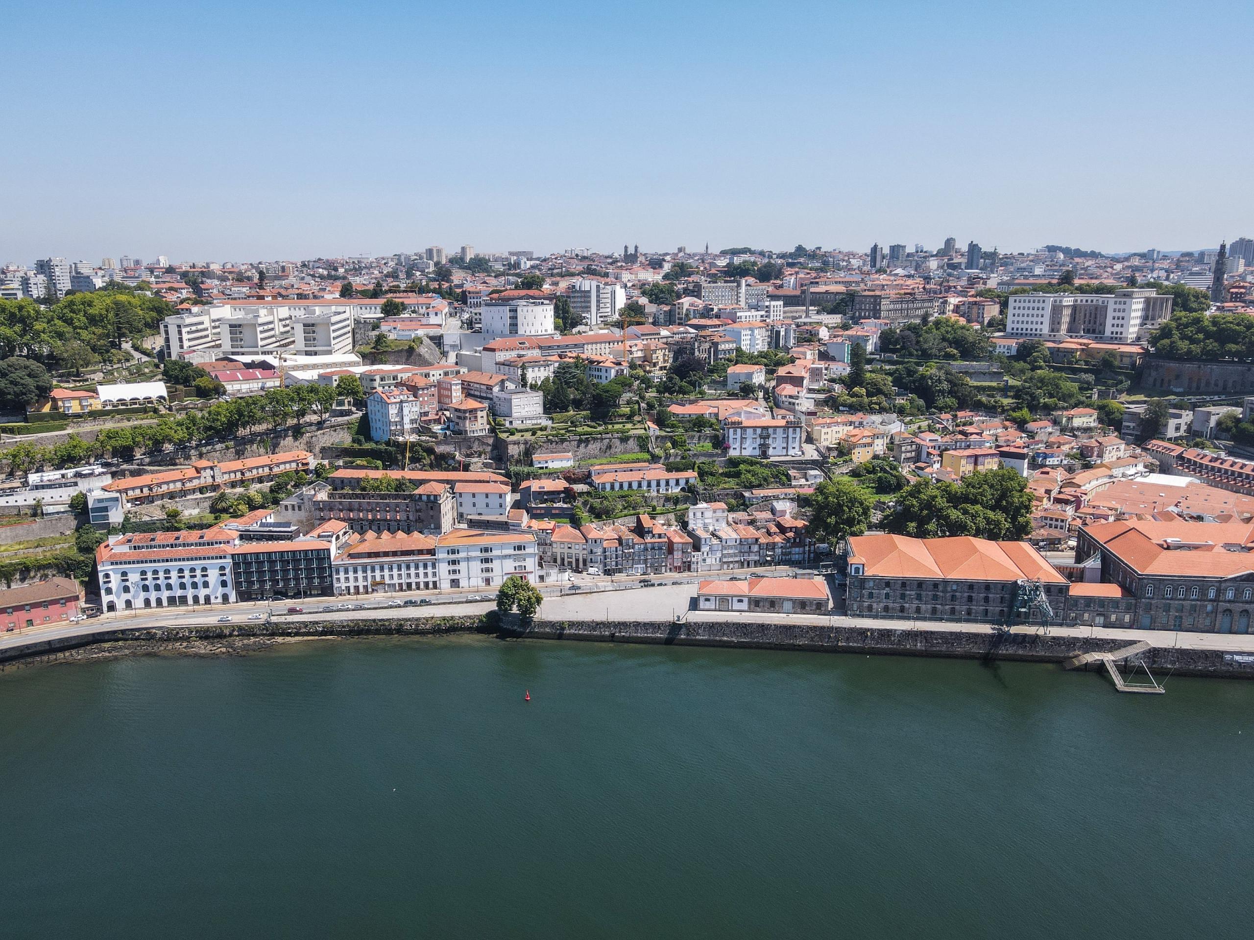 Hostel in front of the Douro River!!