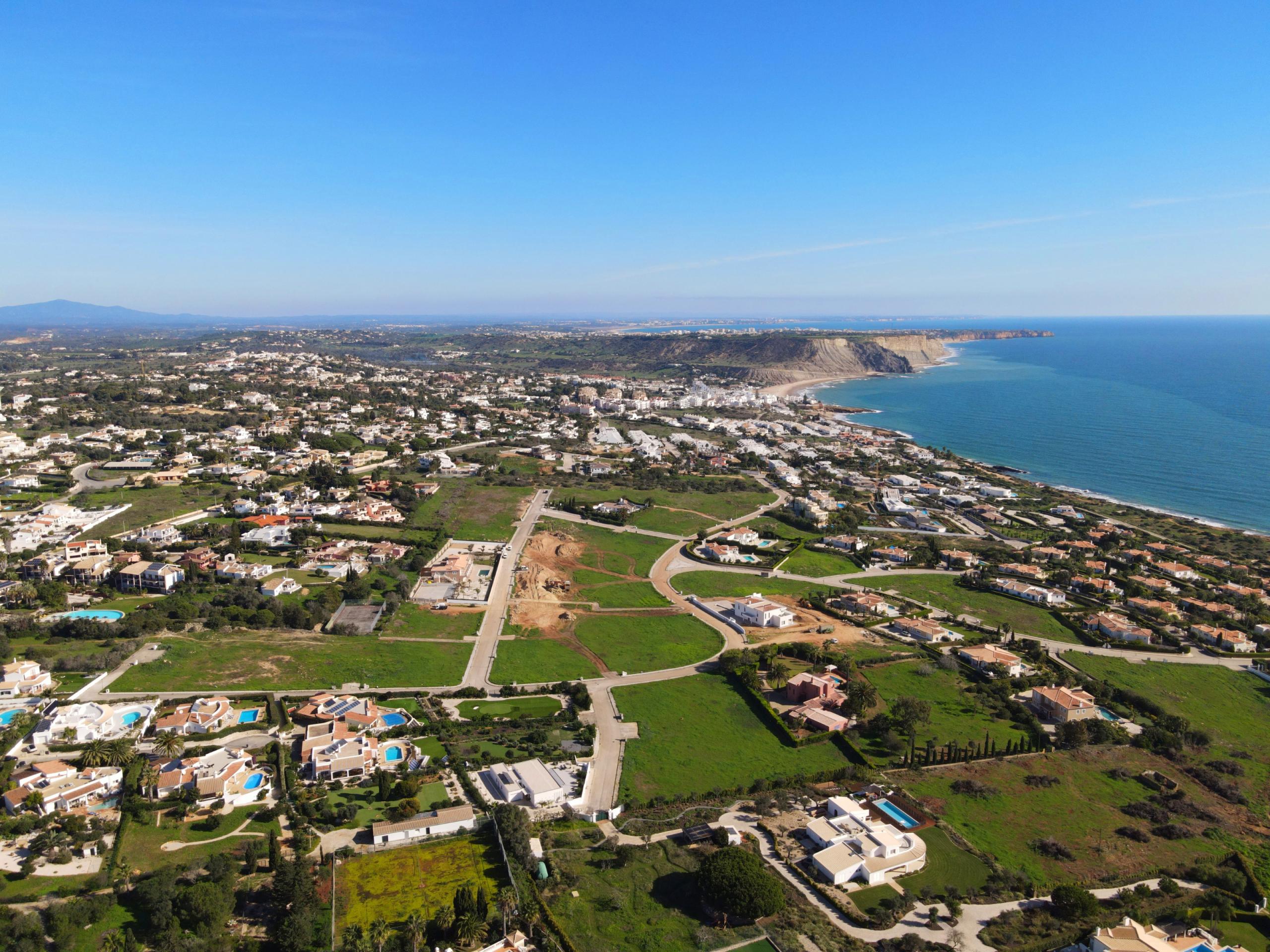 Privileged Plot with Panoramic Sea View