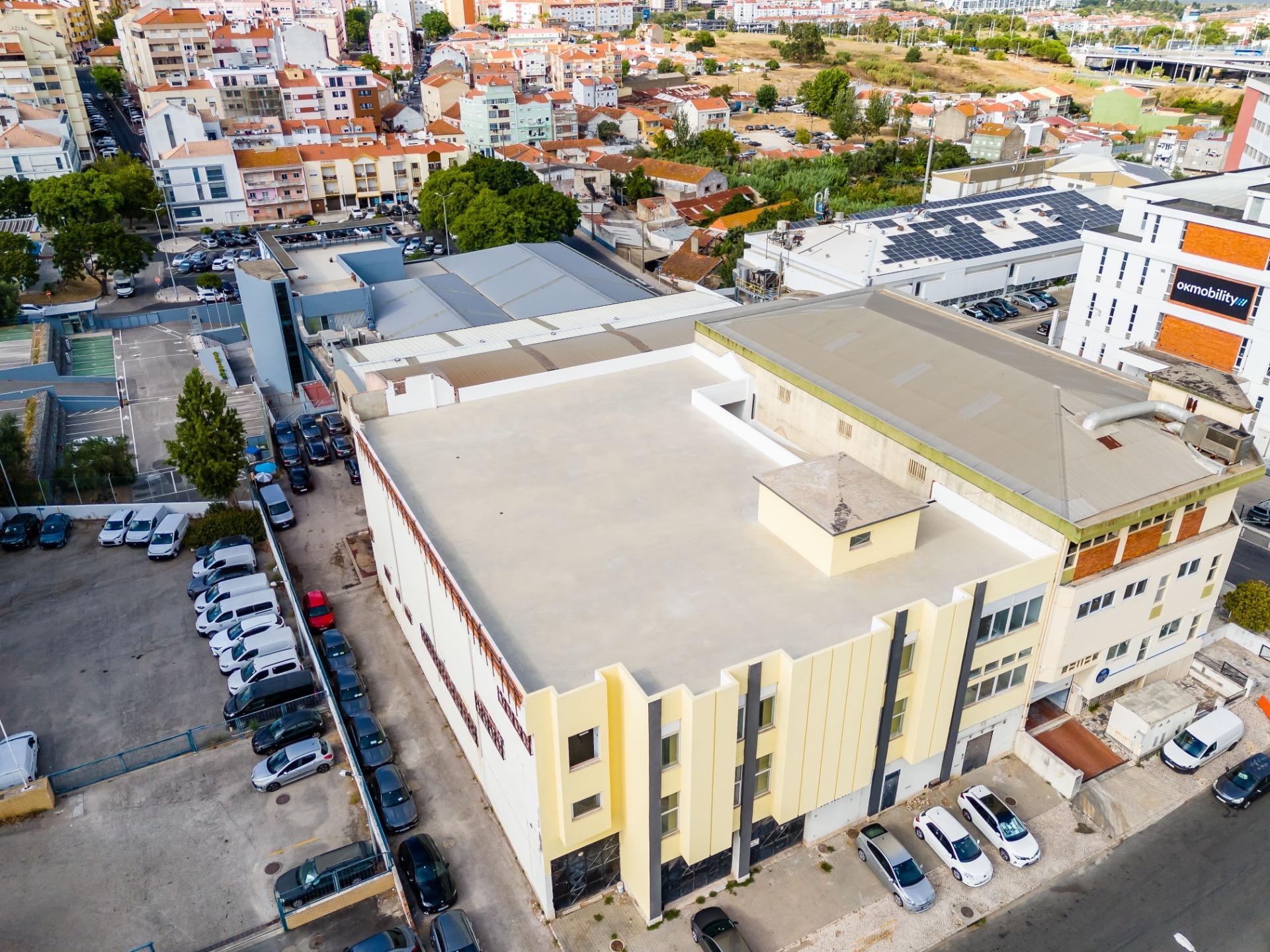 Entrepôt industriel de 5 étages à Prior Velho, Loures