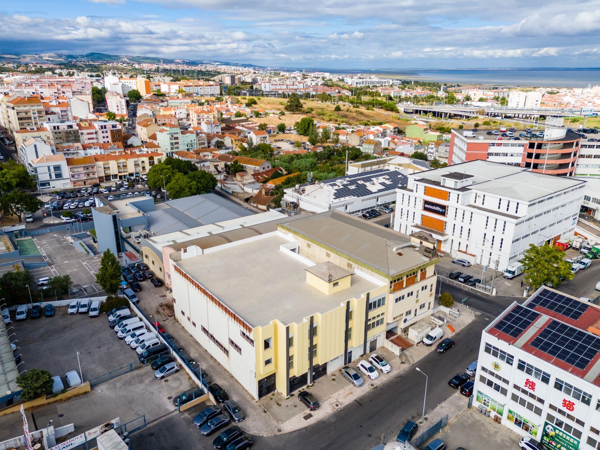 Entrepôt industriel de 5 étages à Prior Velho, Loures