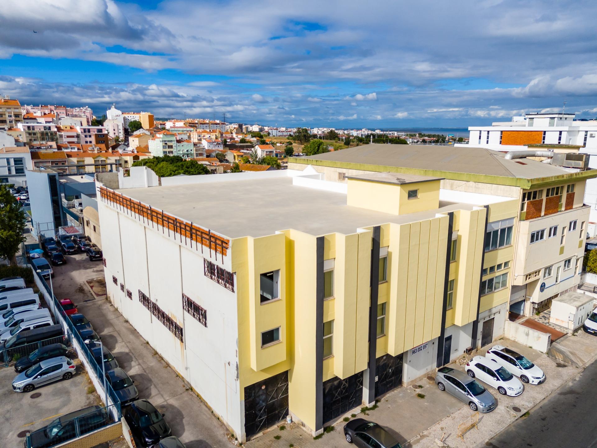 Entrepôt industriel de 5 étages à Prior Velho, Loures