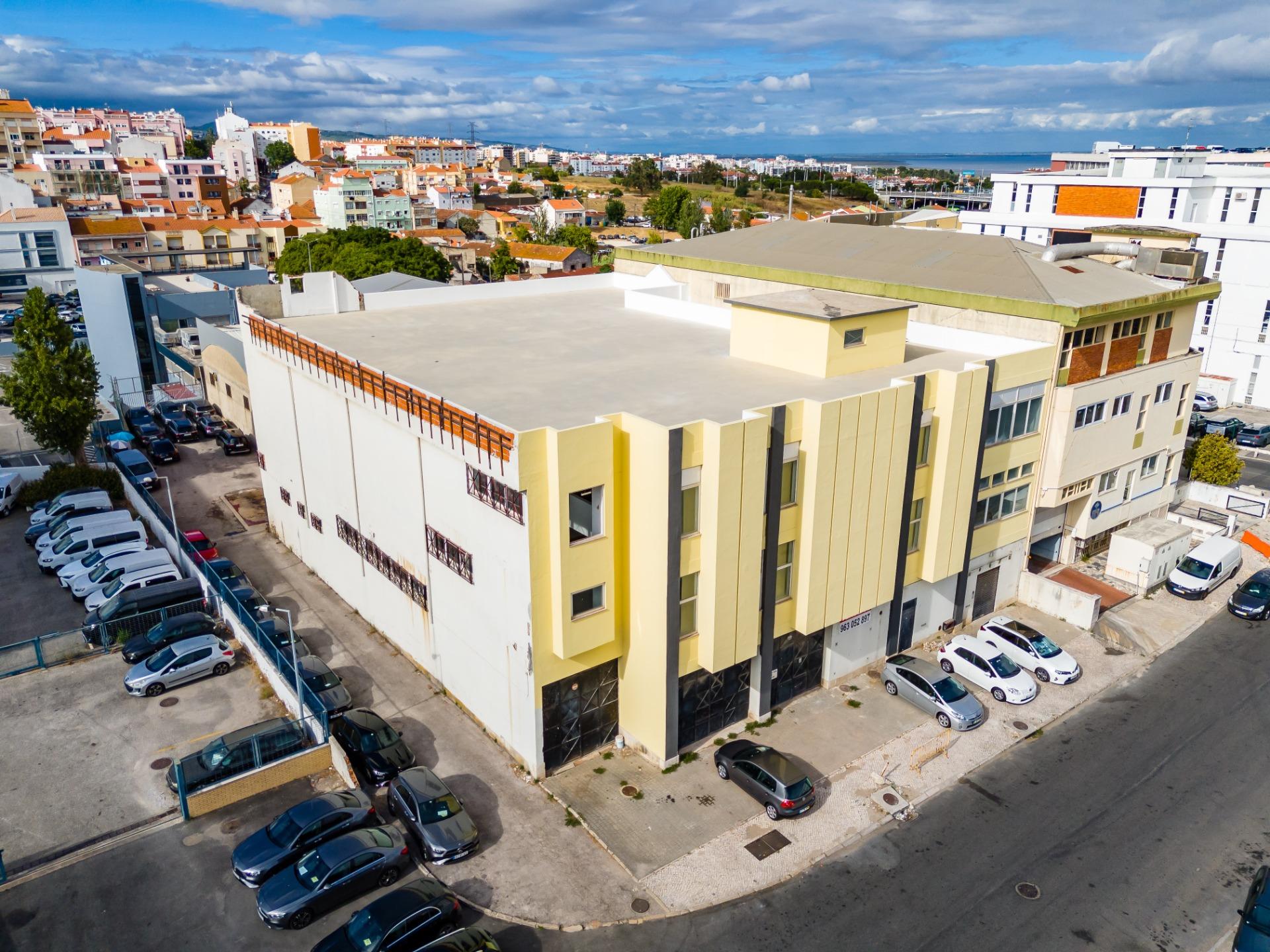 Entrepôt industriel de 5 étages à Prior Velho, Loures