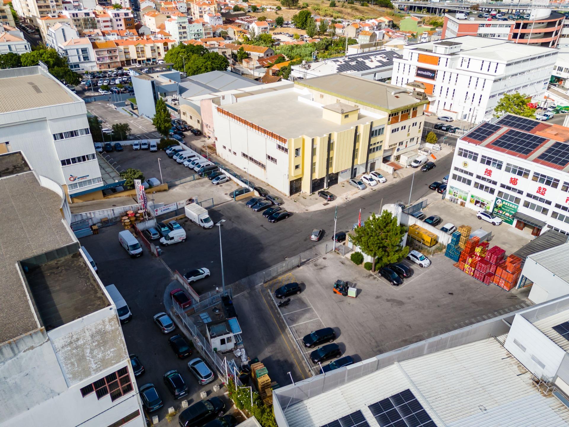 Entrepôt industriel de 5 étages à Prior Velho, Loures