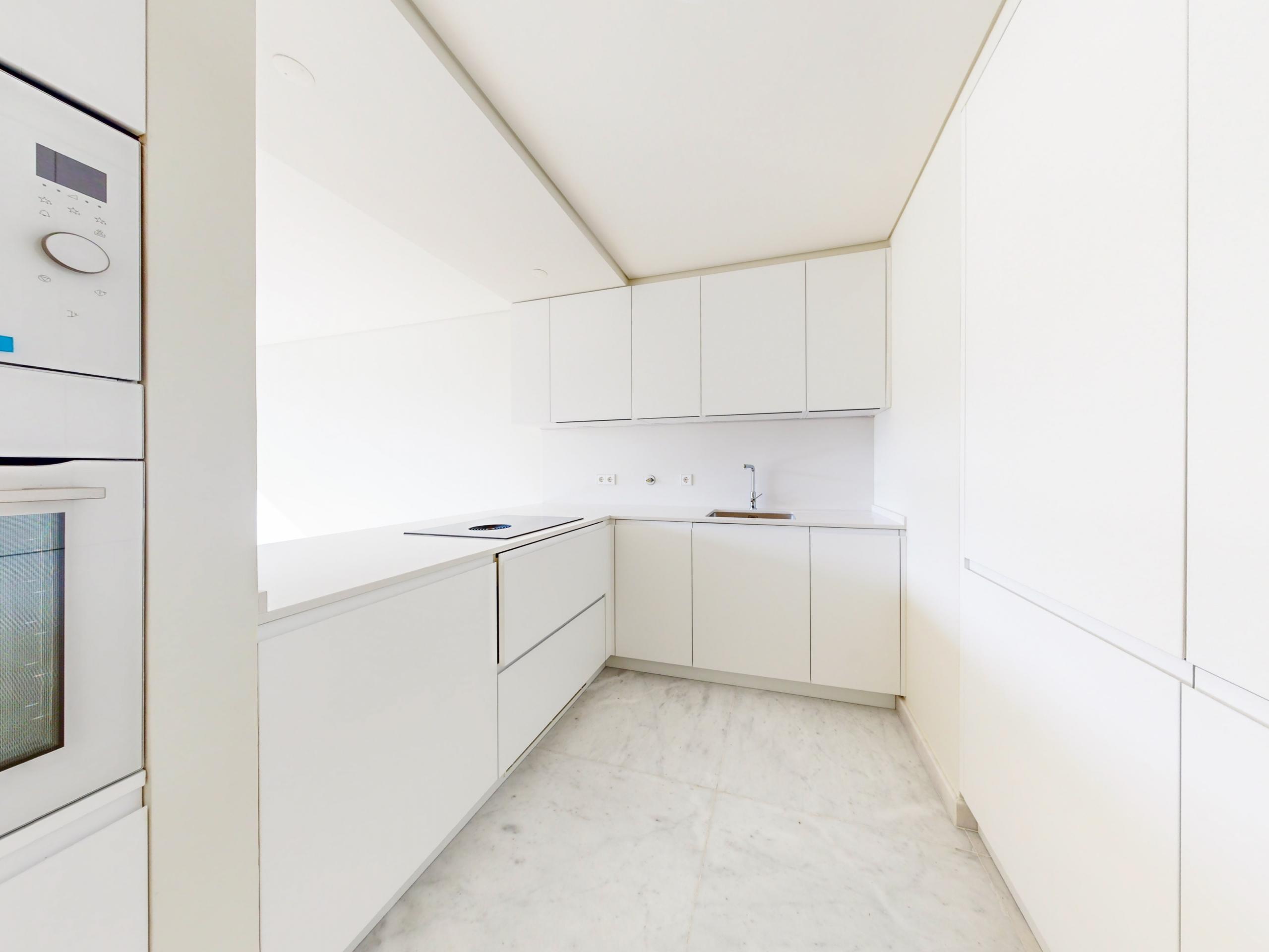 Luxury 1-bedr. apartment in exclusive condominium