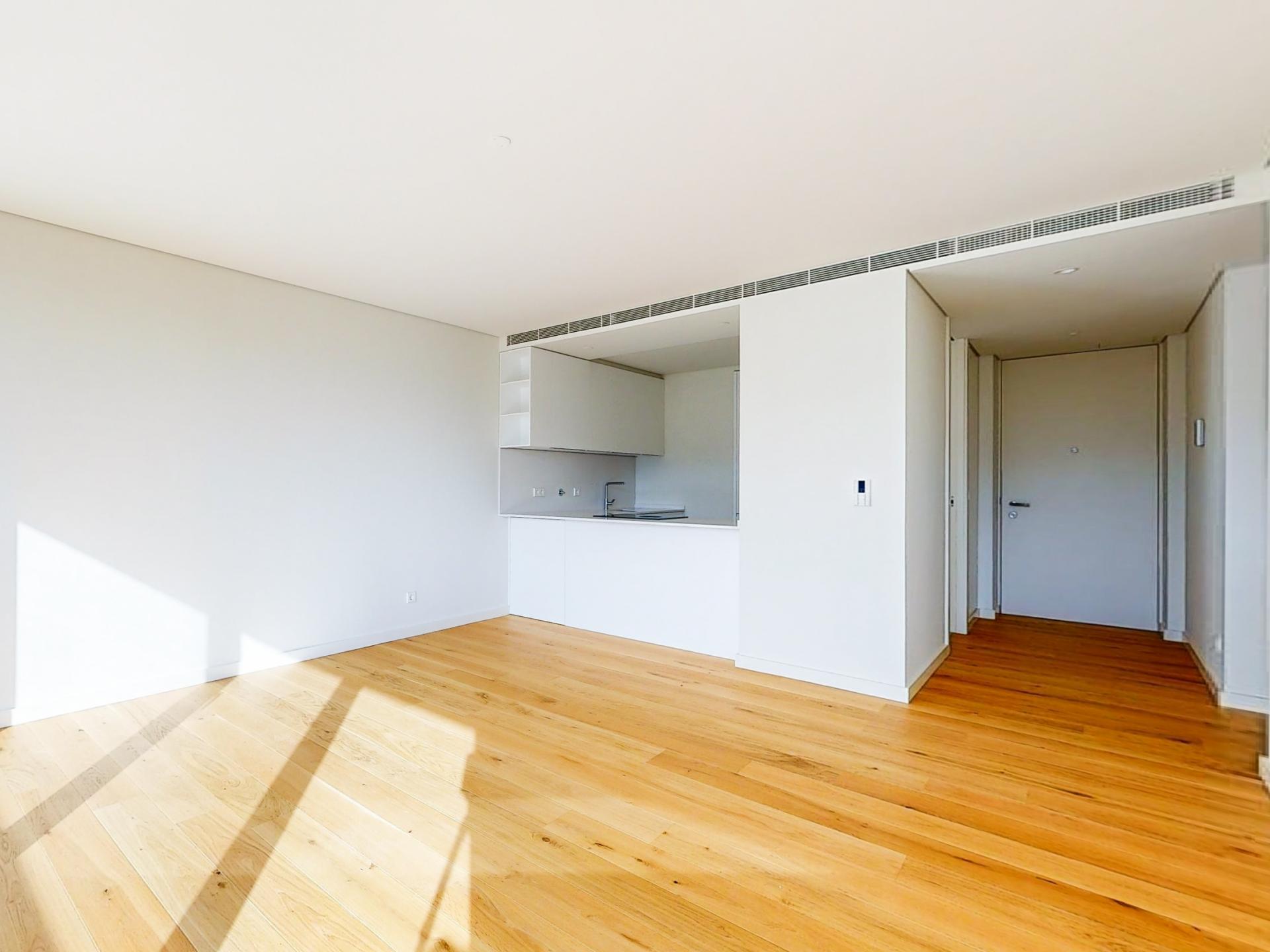 Luxury 1-bedr. apartment in exclusive condominium
