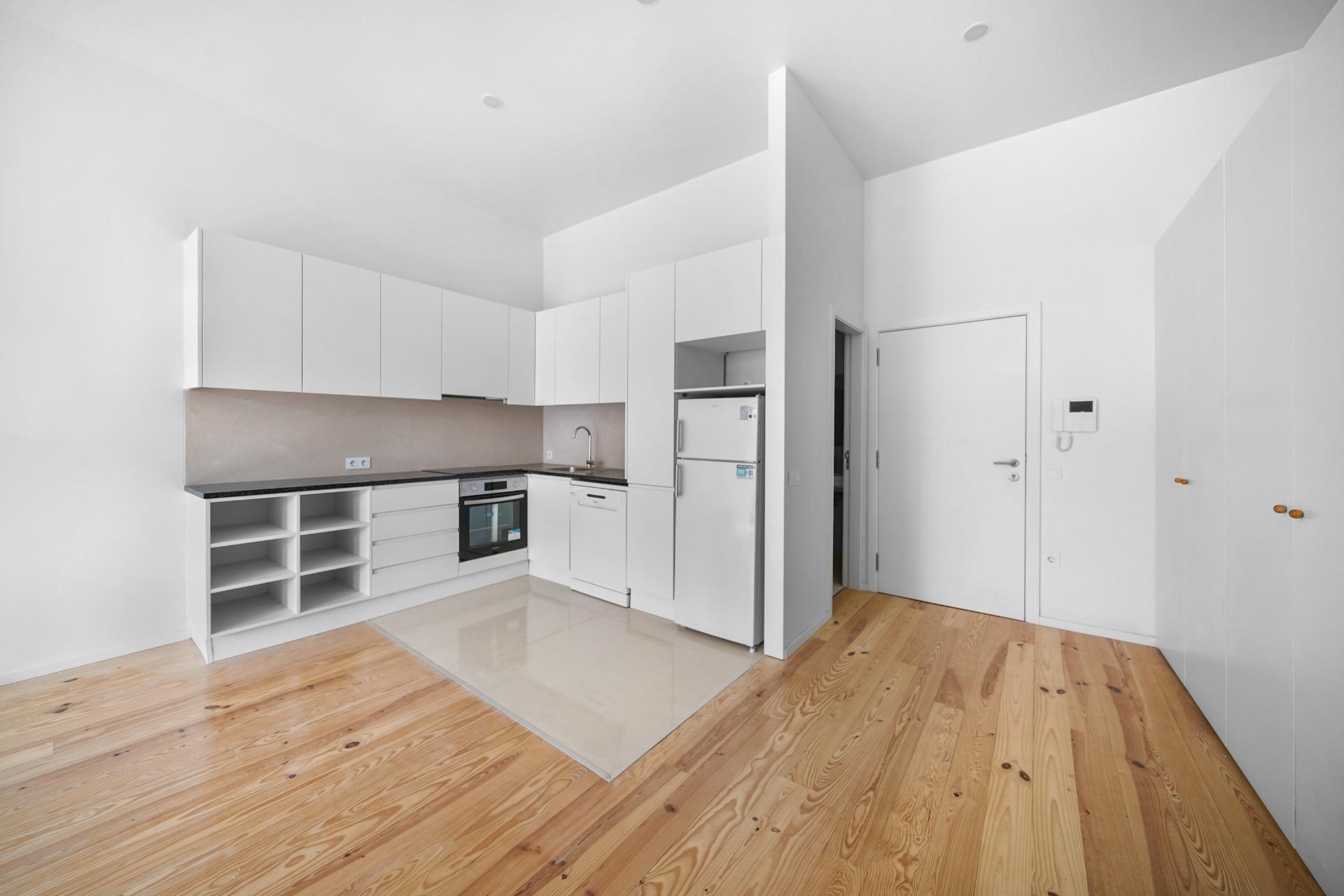 Studio Apartment Ideal for Living or Investing in the Center of Porto