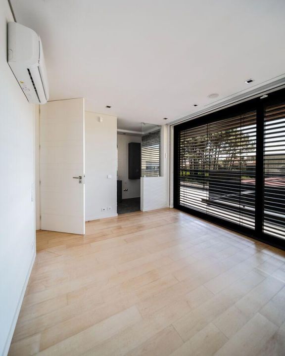 Moderna vivienda de 3 dormitorios con vistas al mar.