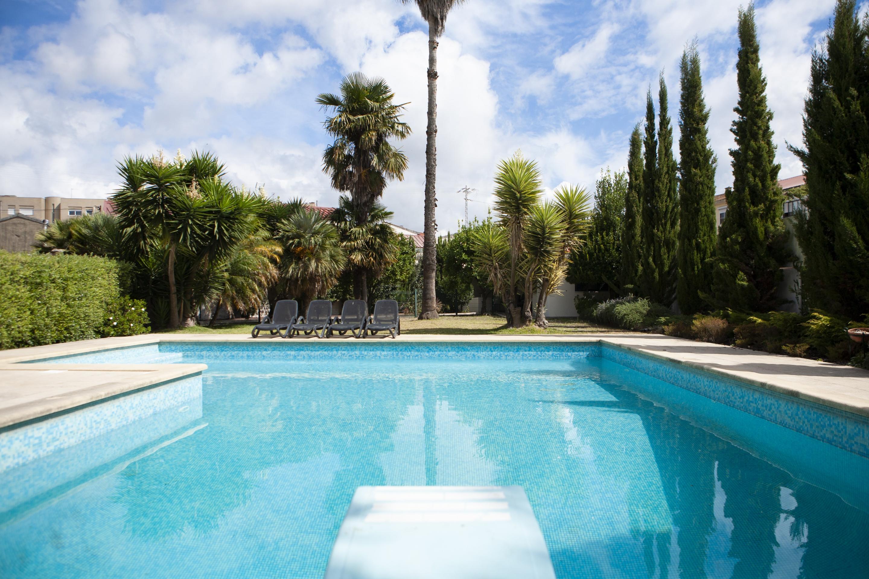 11-bedroom villa with 4 fronts, tourist license and 9 en-suite bedrooms