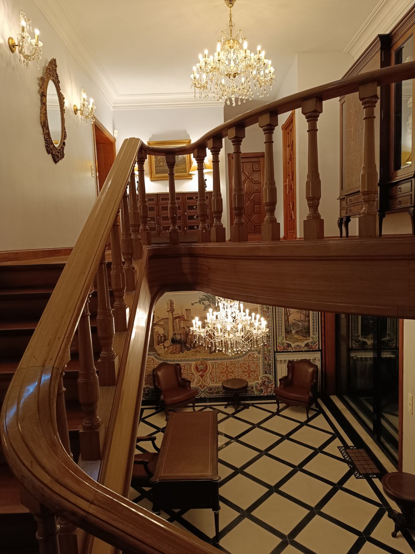 11-bedroom villa with 4 fronts, tourist license and 9 en-suite bedrooms