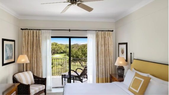 Apartamento T3 com Vista para Piscina e Jardim