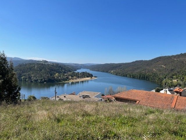 Terreno con vistas privilegiadas sobre el río Duero